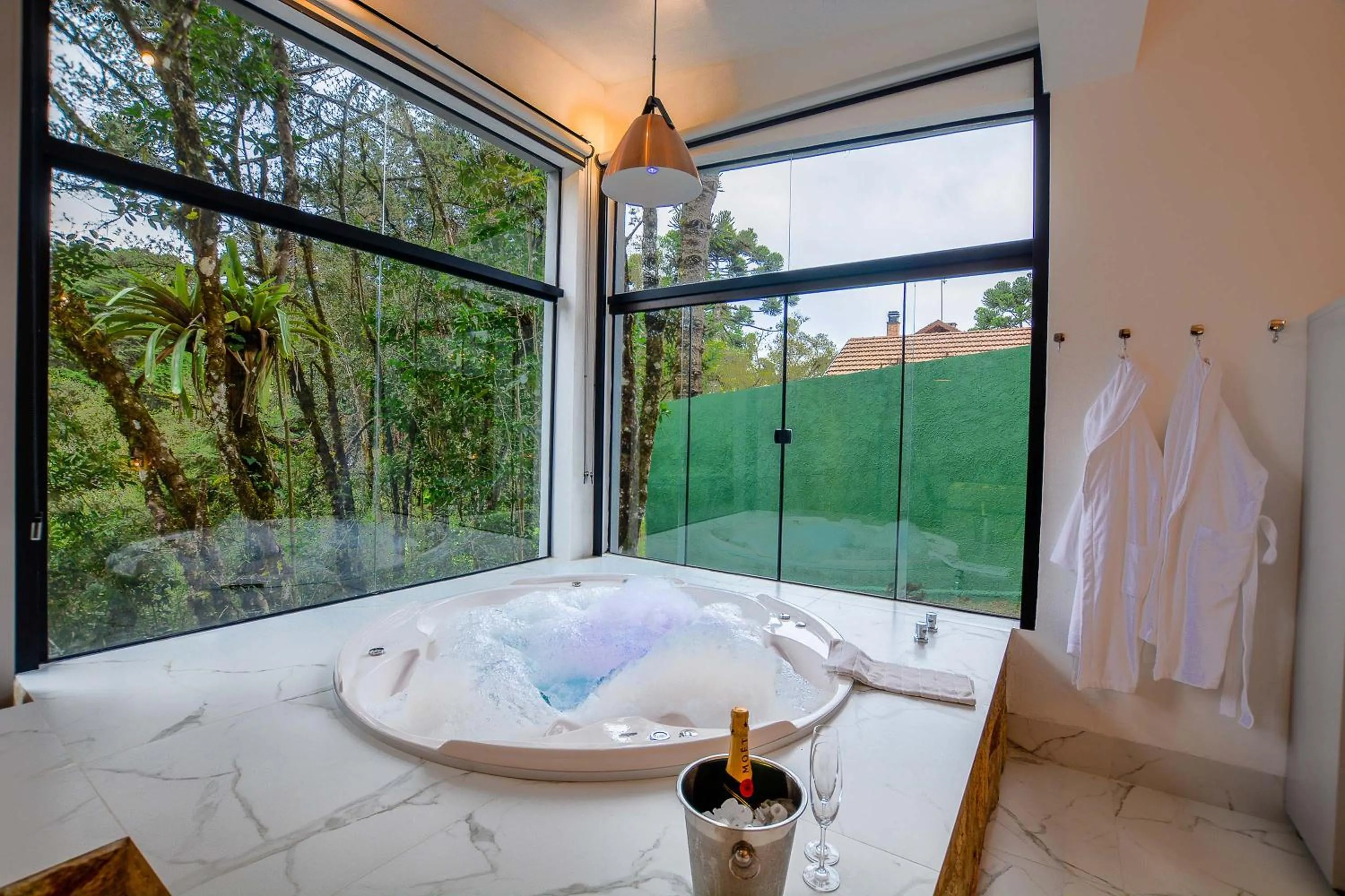 Hot Tub in Resort Magnifico