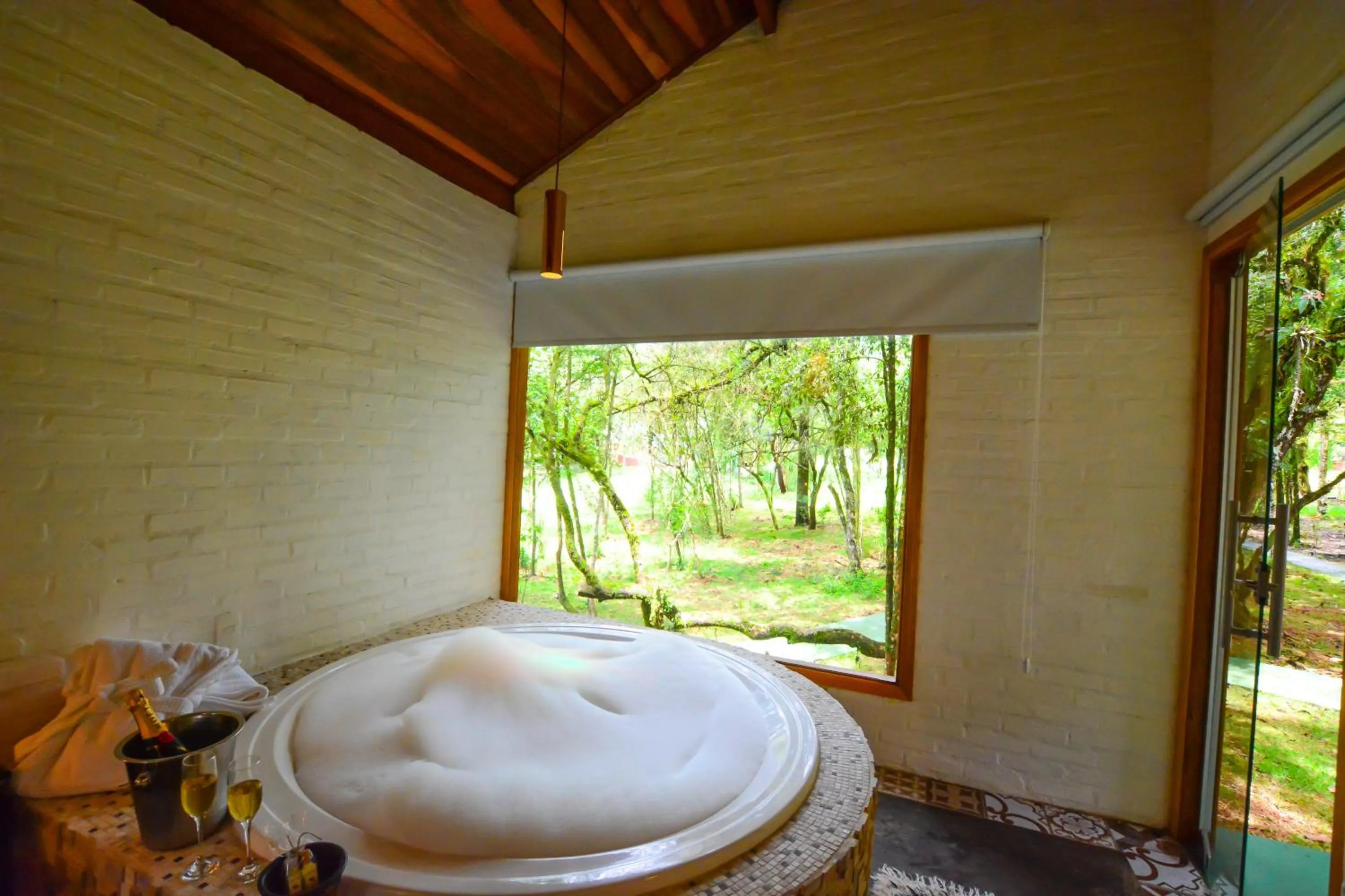 Hot Tub in Resort Magnifico