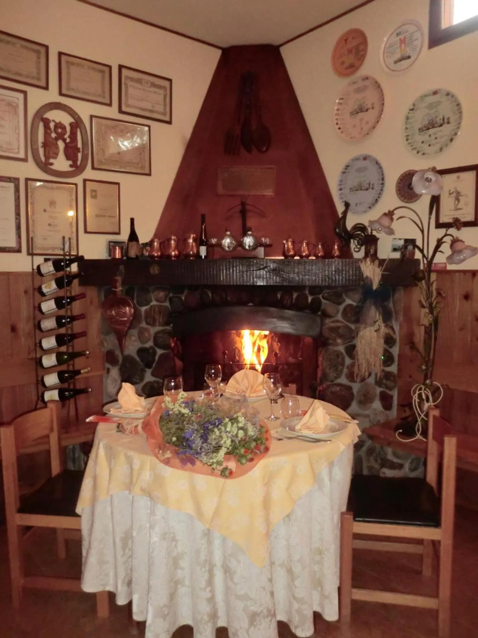 Restaurant/places to eat in Albergo Filietto