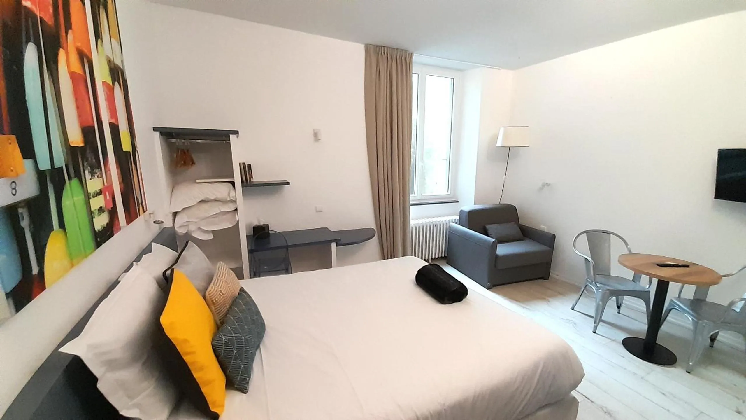 Bed in Hotel La Marine, Vieux Port