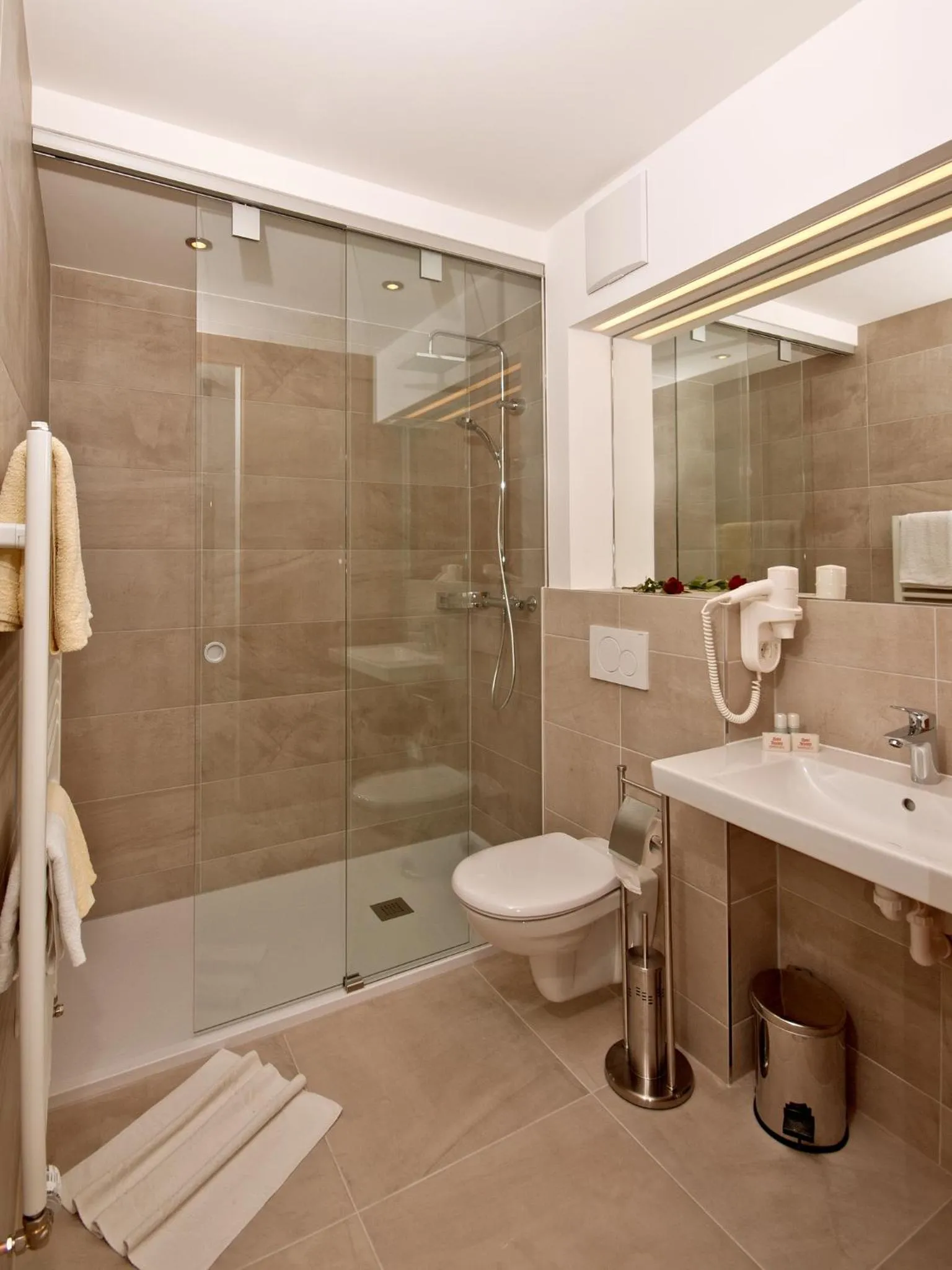 Bathroom in Hotel Neuwirt