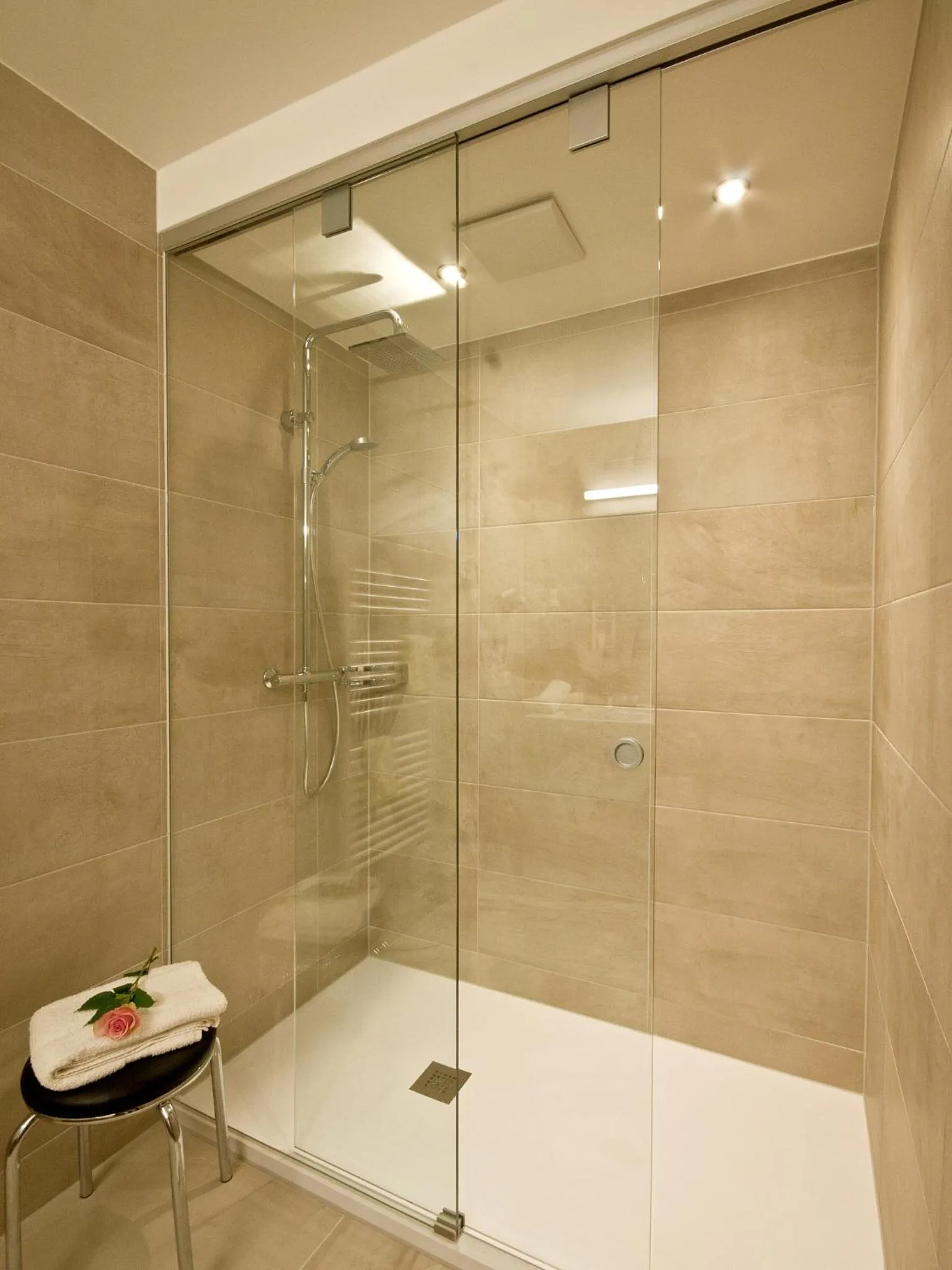 Bathroom in Hotel Neuwirt