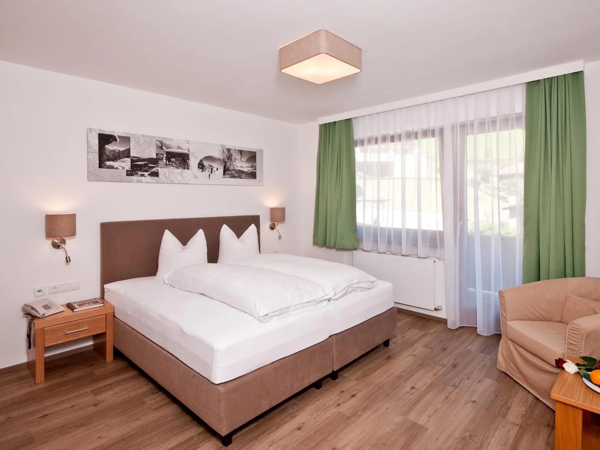 Bedroom, Bed in Hotel Neuwirt