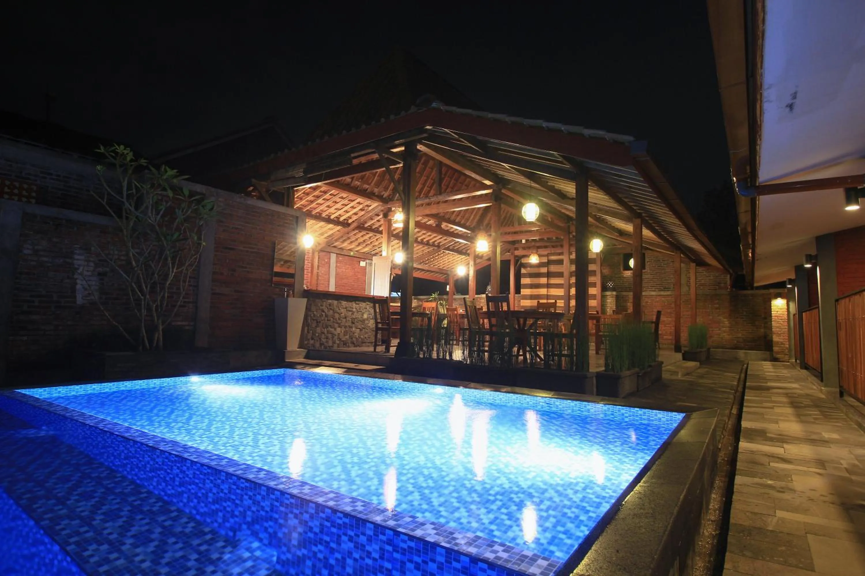 Restaurant/places to eat in Wahid Borobudur