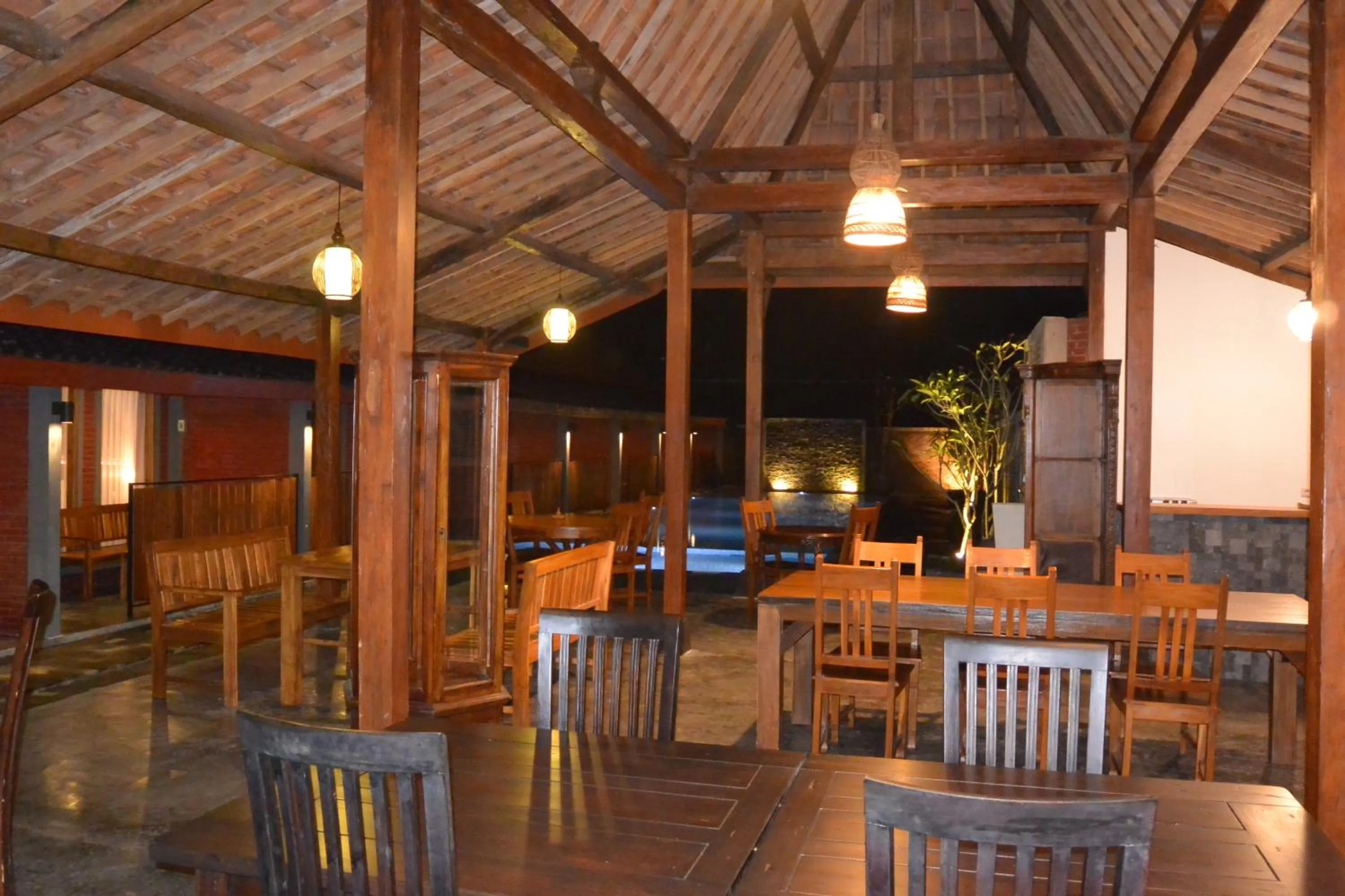 Restaurant/places to eat in Wahid Borobudur