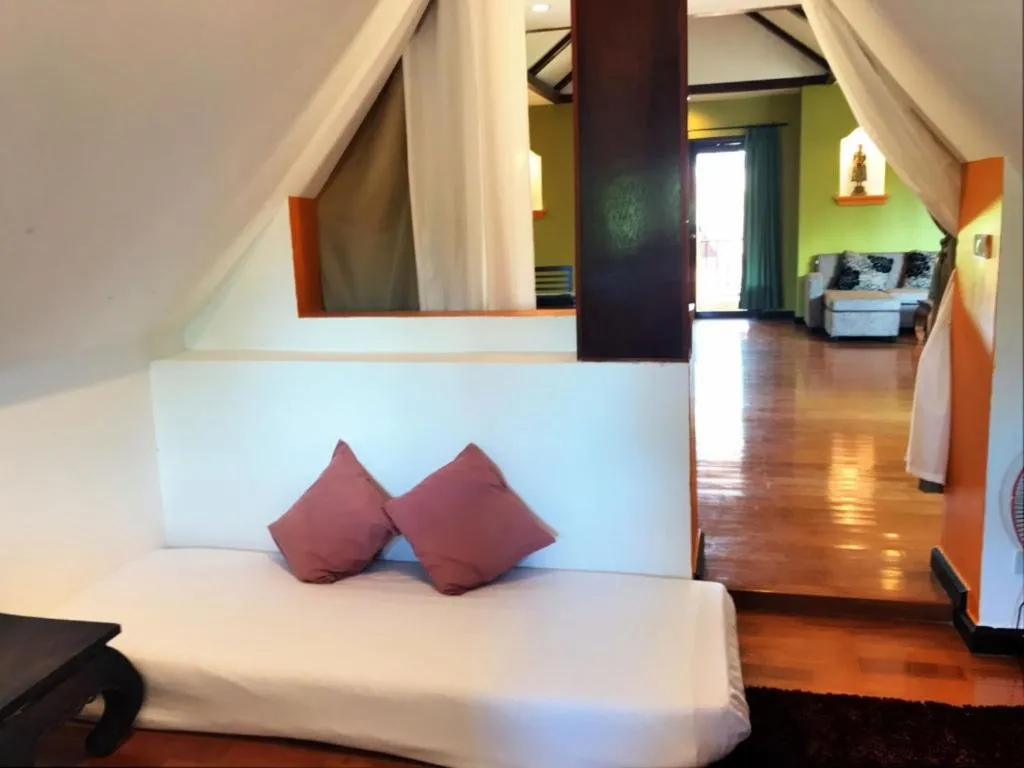 Living room, Bed in Villa Chaya