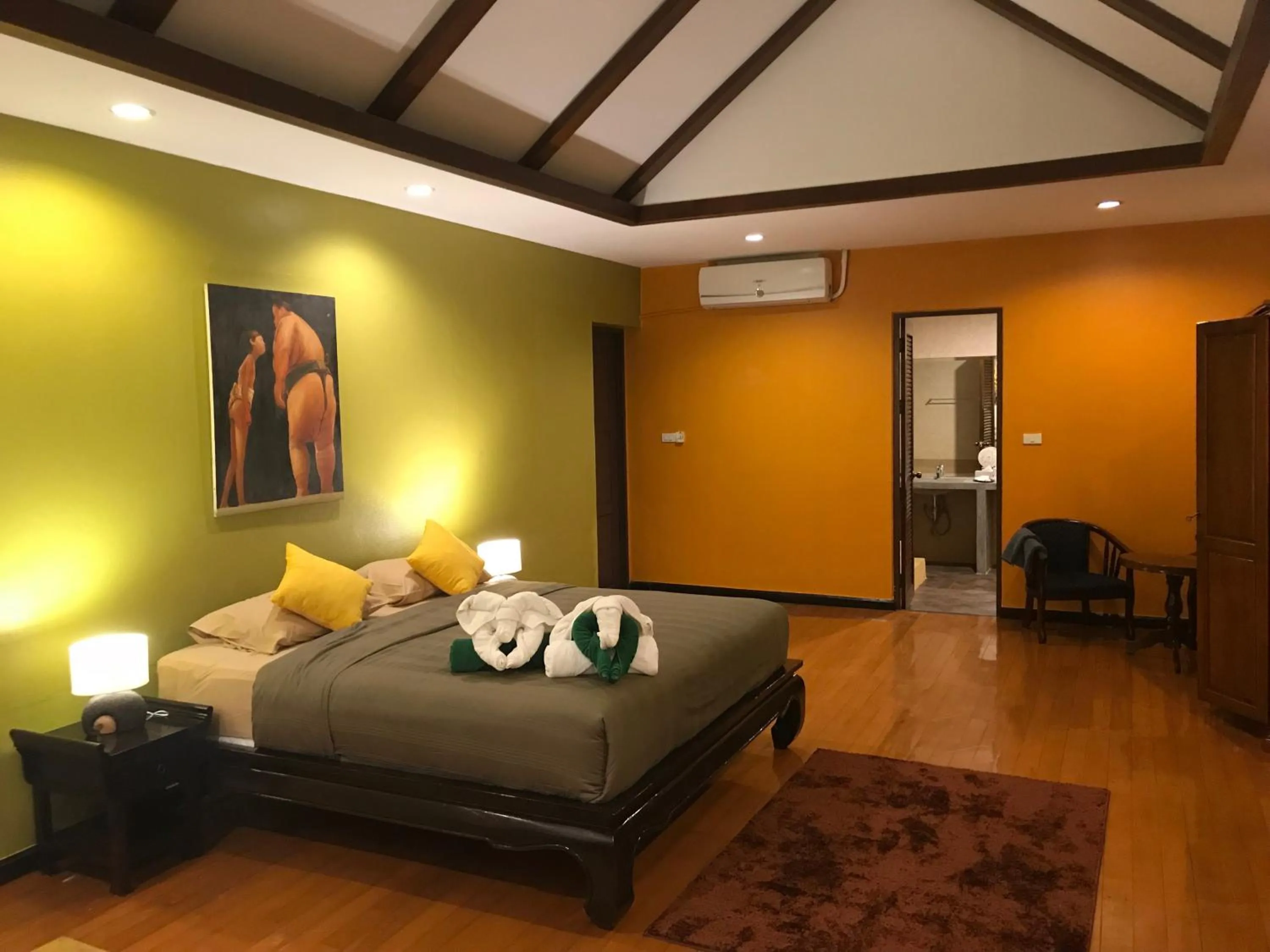 Photo of the whole room, Bed in Villa Chaya