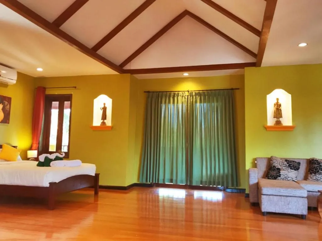 Photo of the whole room, Bed in Villa Chaya