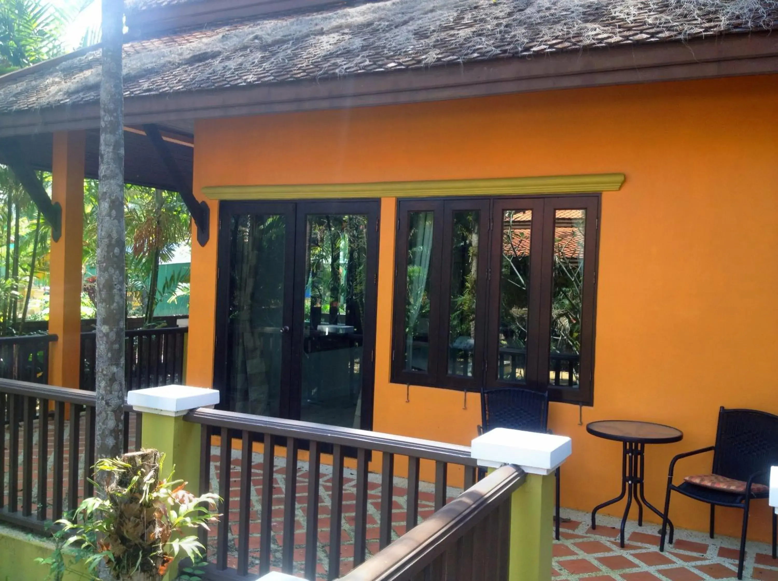 Deluxe Family Room with Garden View and Pool Access in Villa Chaya Deluxe Family Room with Garden View and Pool Access in Villa Chaya