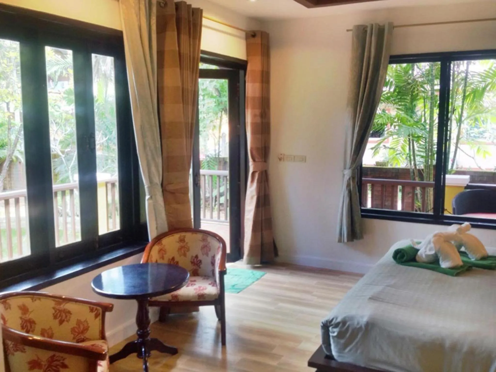 Living room, Bed in Villa Chaya