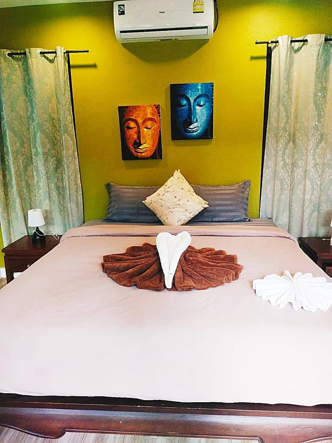 Bed in Villa Chaya