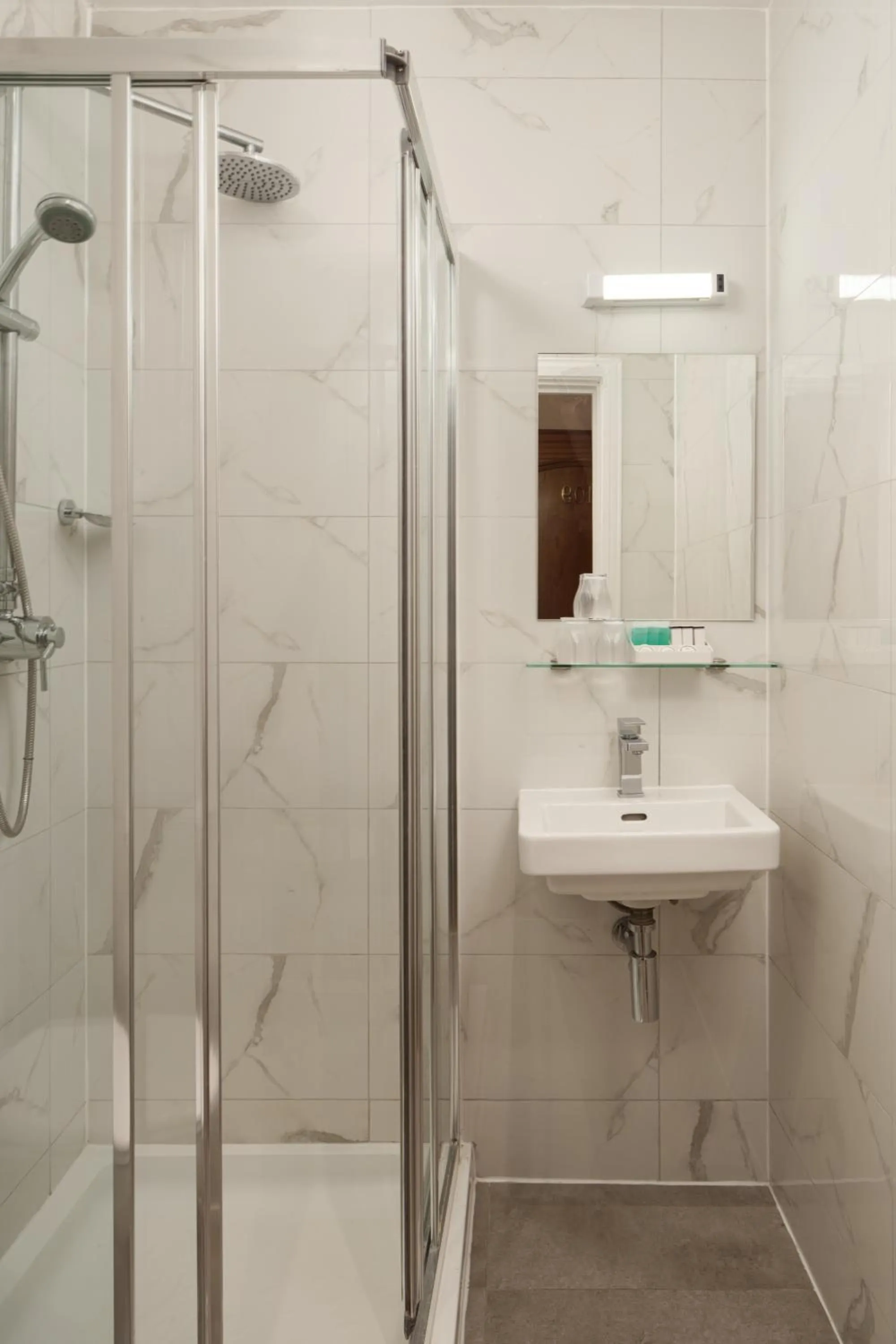 Shower in Royal Eagle Hotel