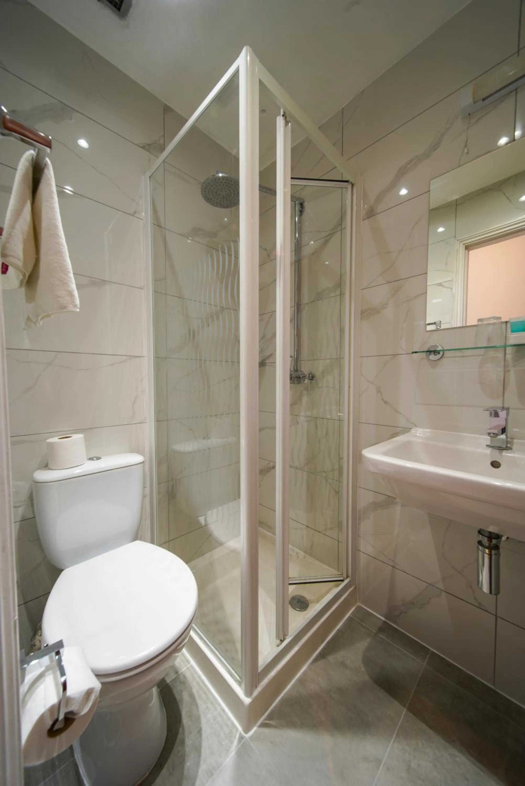 Shower in Royal Eagle Hotel