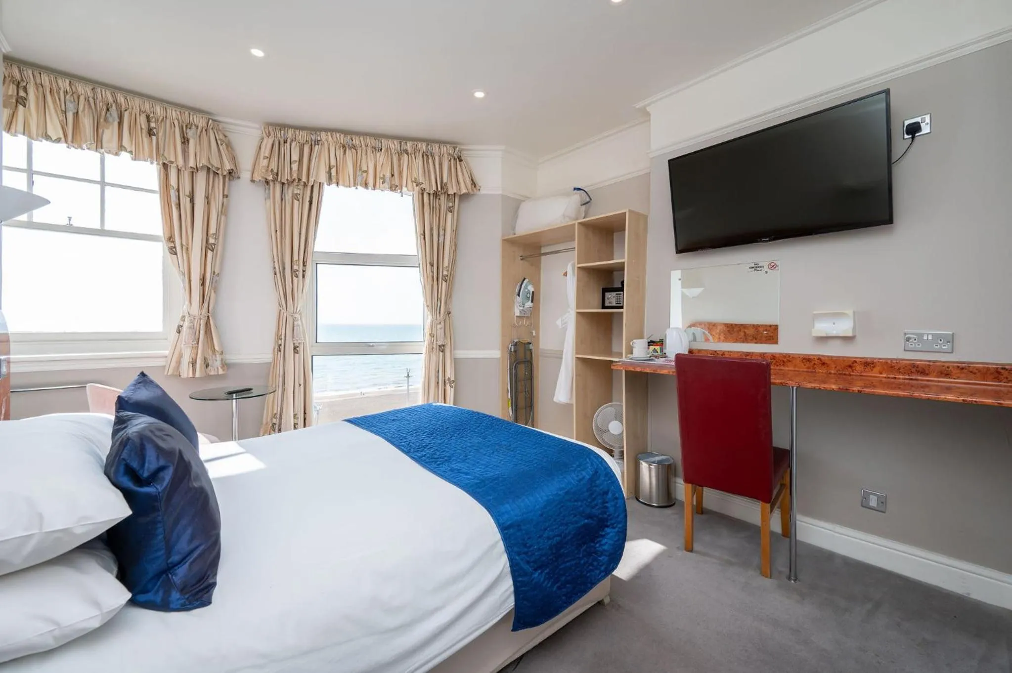 Bed in The Lanes Hotel