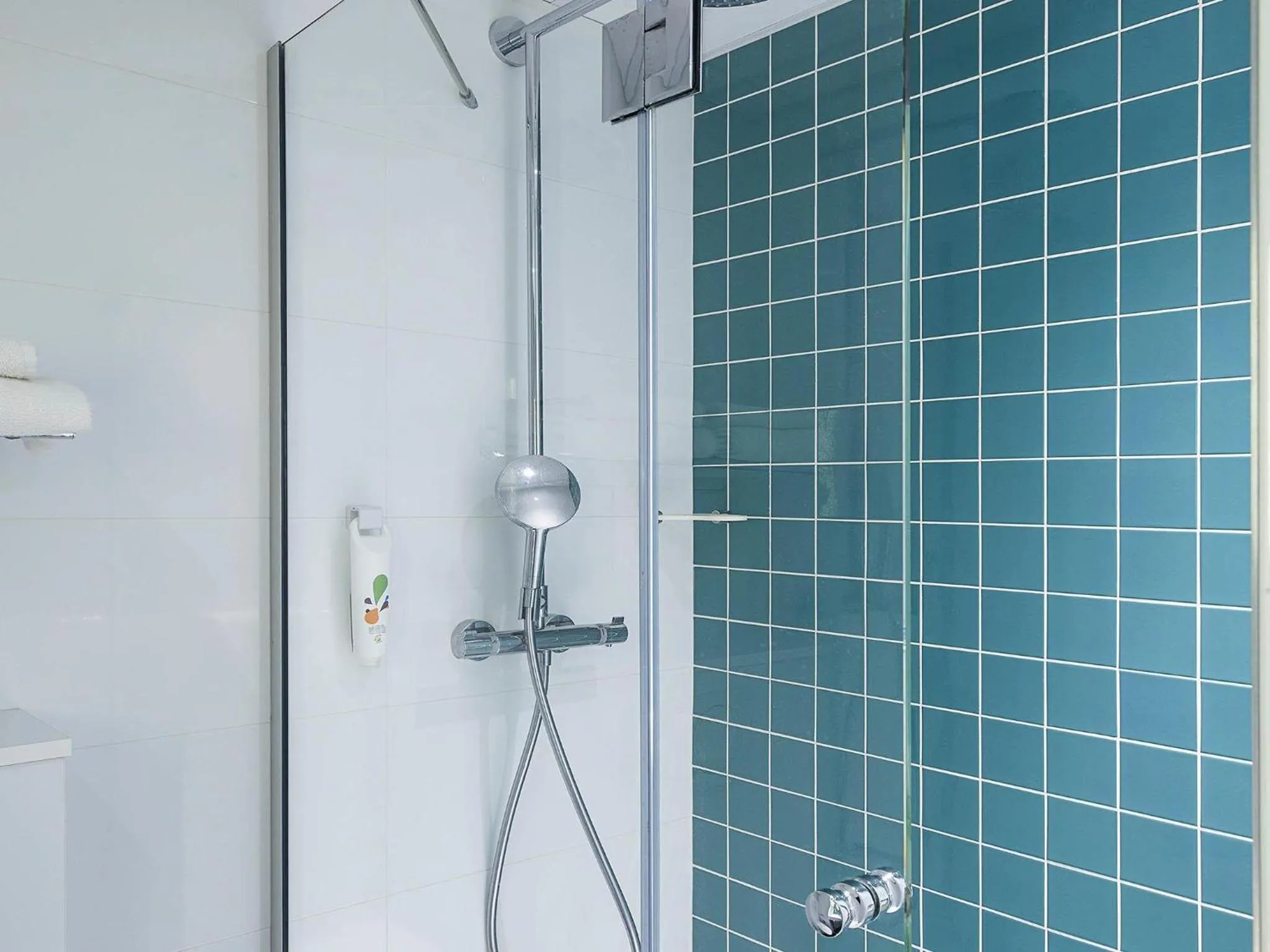 Bedroom in ibis Styles Deauville Centre