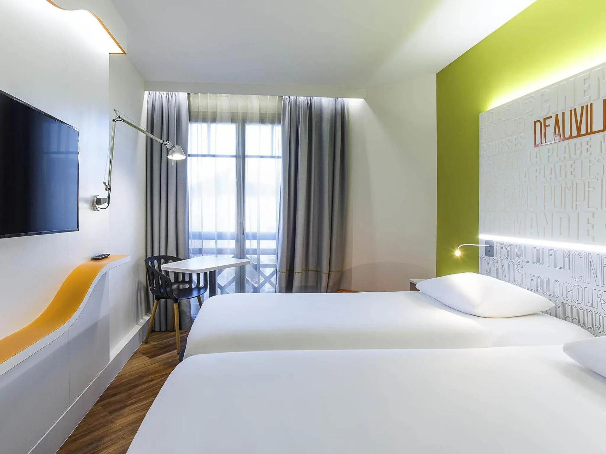 Bedroom, Bed in ibis Styles Deauville Centre