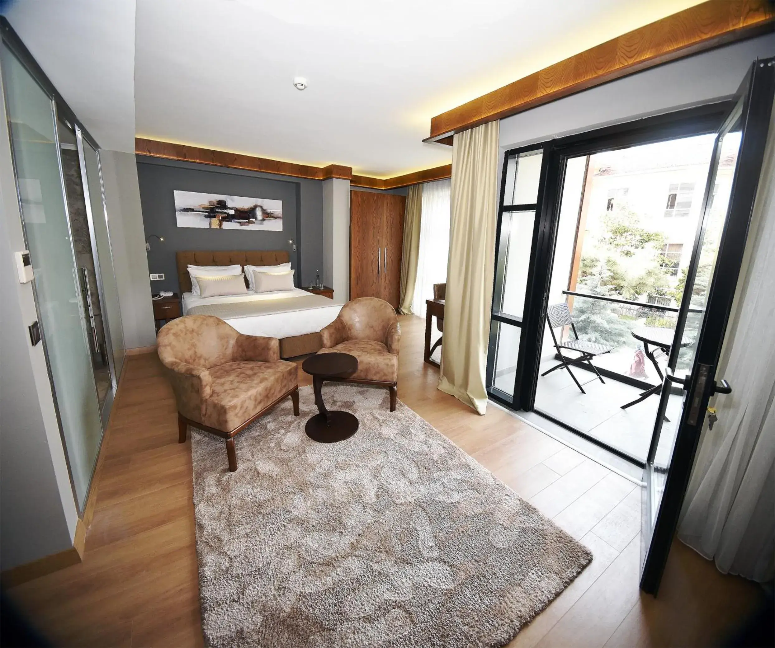 Deluxe Double Room in The Elegant Hotel Deluxe Double Room in The Elegant Hotel