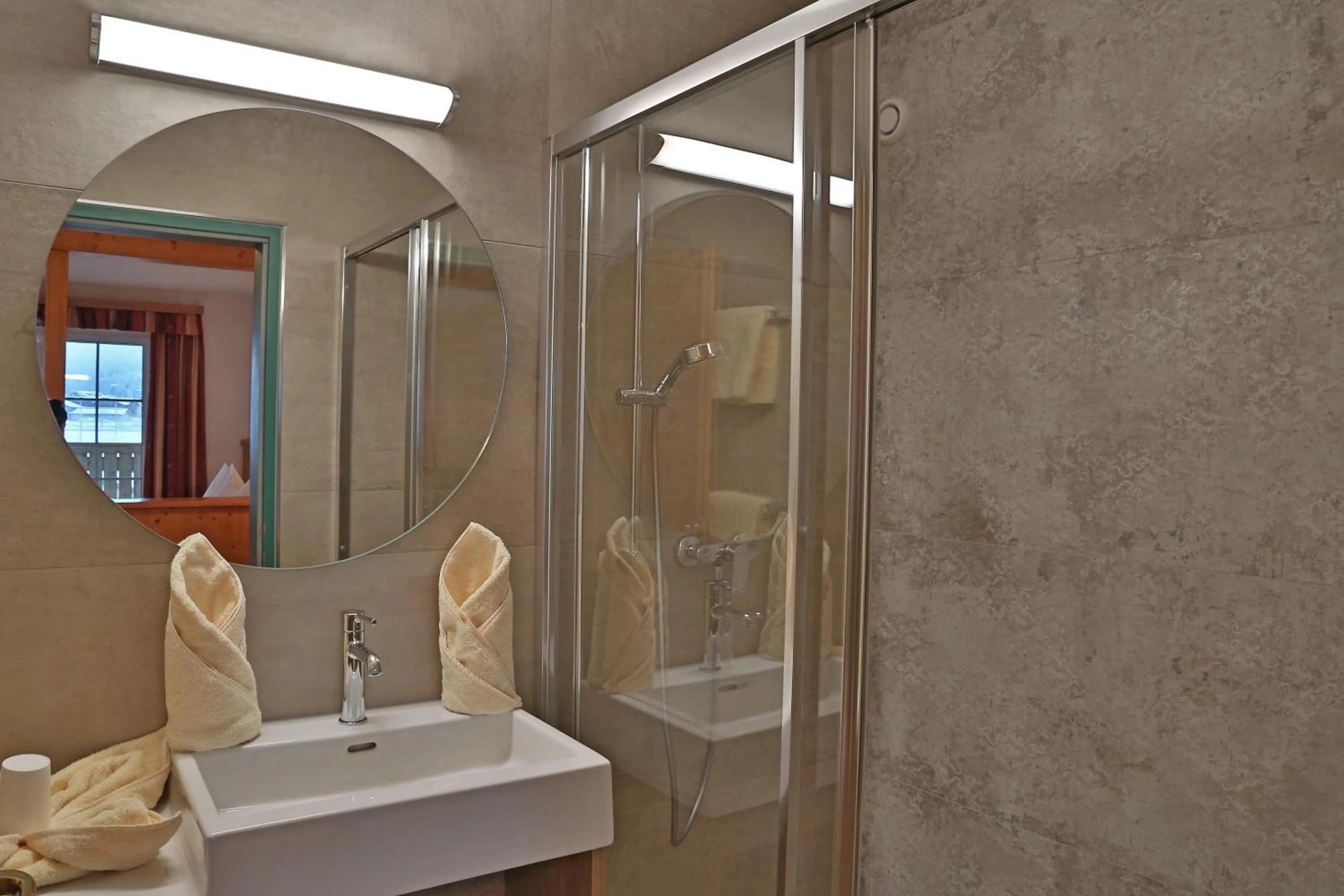 Bathroom in Aparthotel Paradies - Schrempfgut