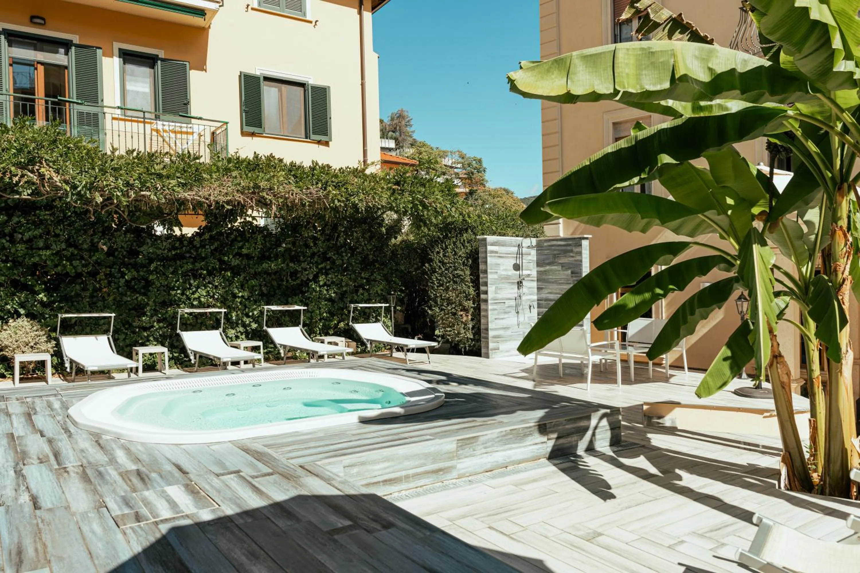 Hot Tub in Hotel Belsito Wellness & Spa