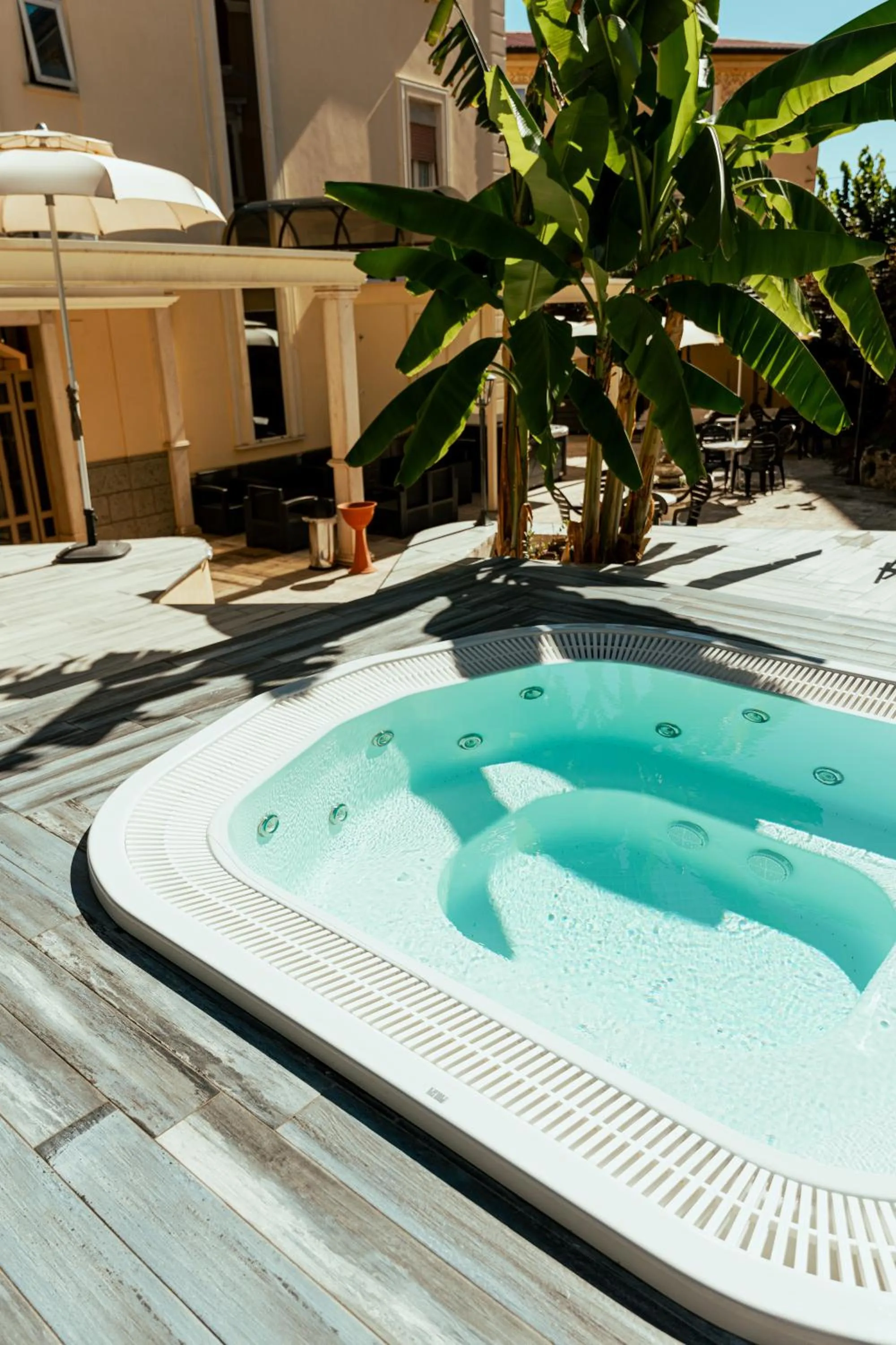 Hot Tub in Hotel Belsito Wellness & Spa