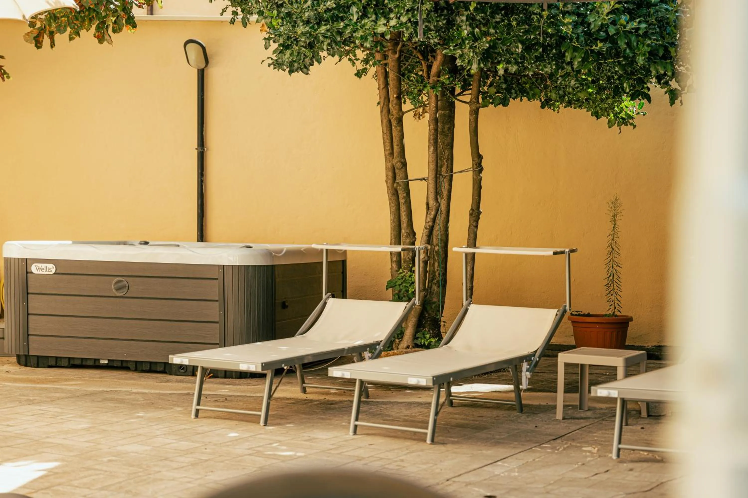 Hot Tub in Hotel Belsito Wellness & Spa