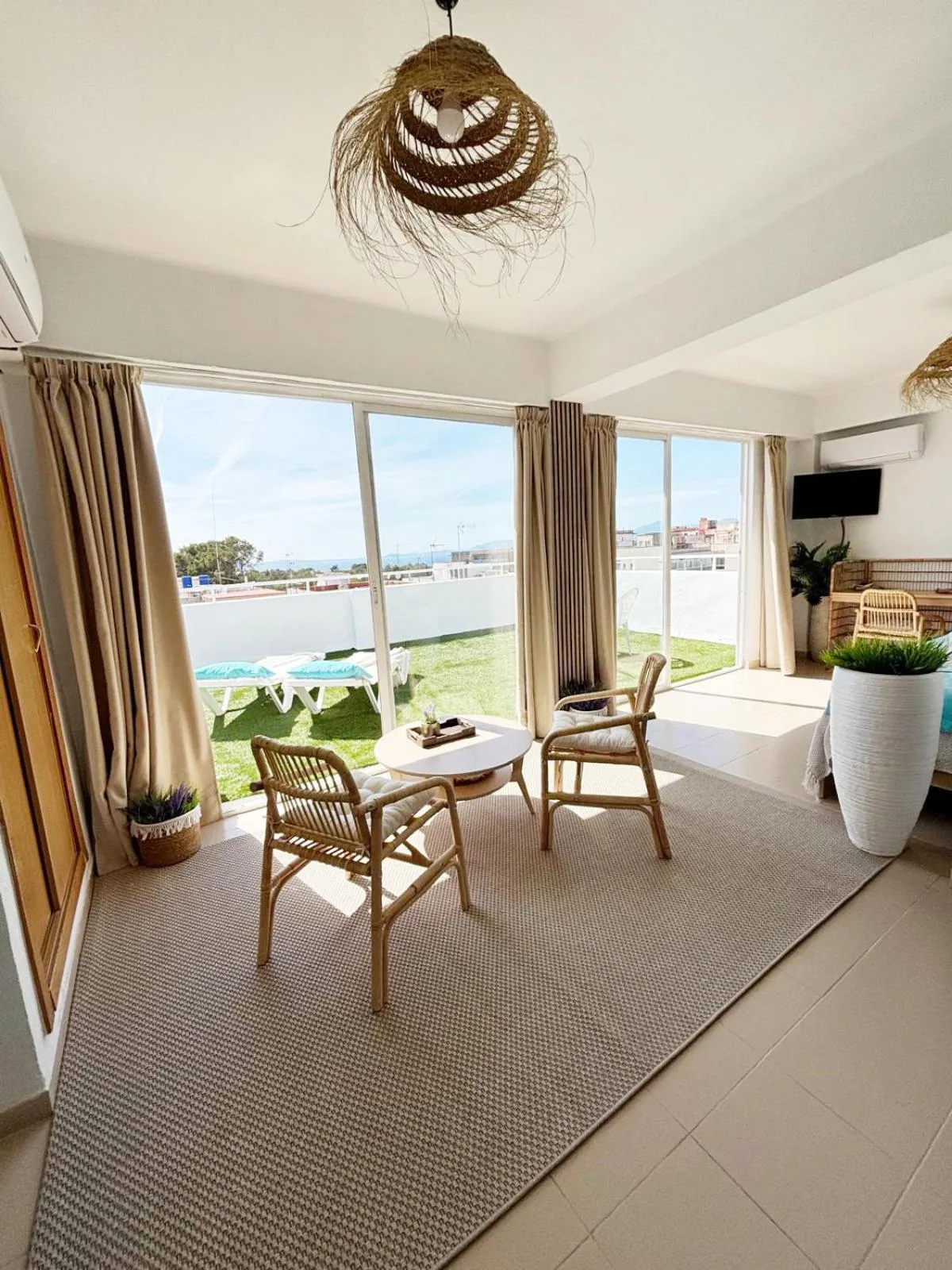 Living room in Hotel Selva Arenal