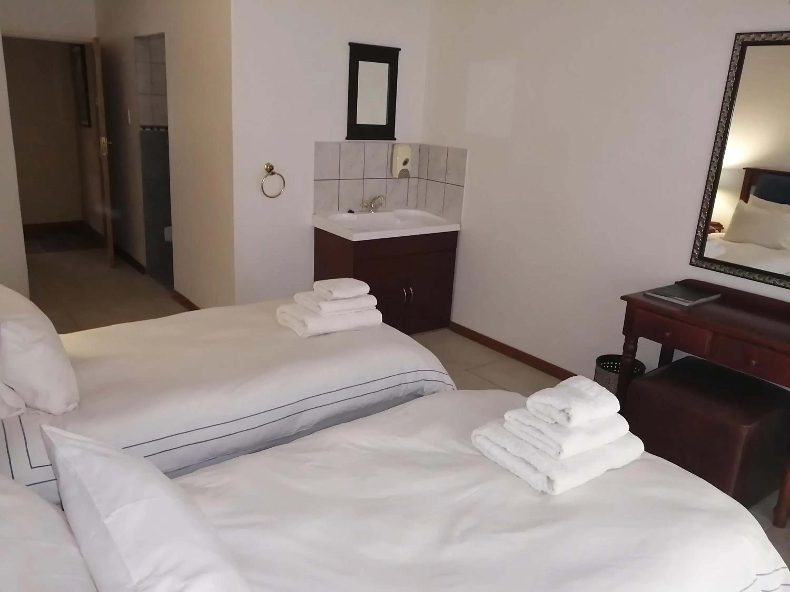 Photo of the whole room, Bed in Krige Lodge B&B