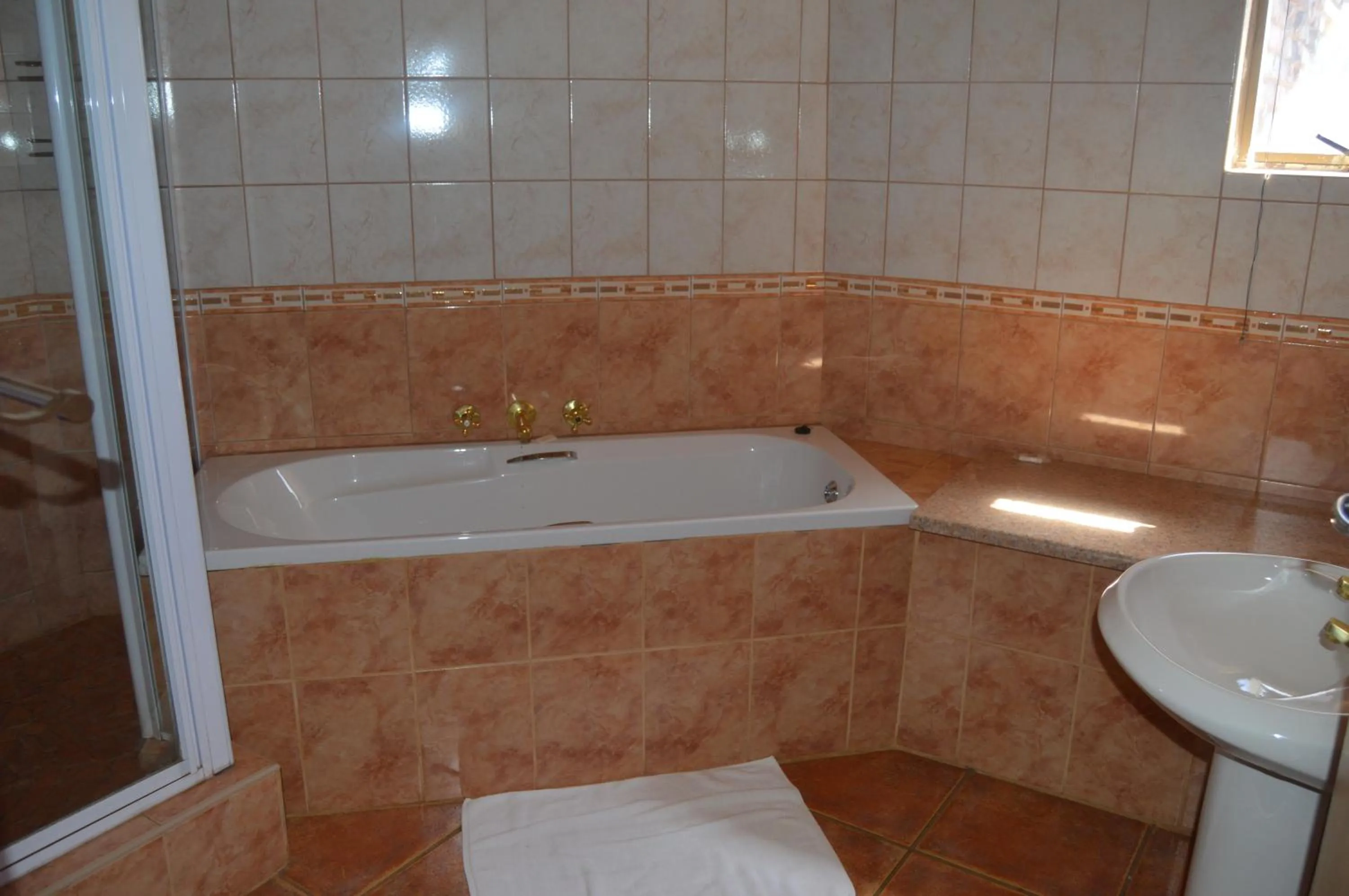 Bathroom in Krige Lodge B&B