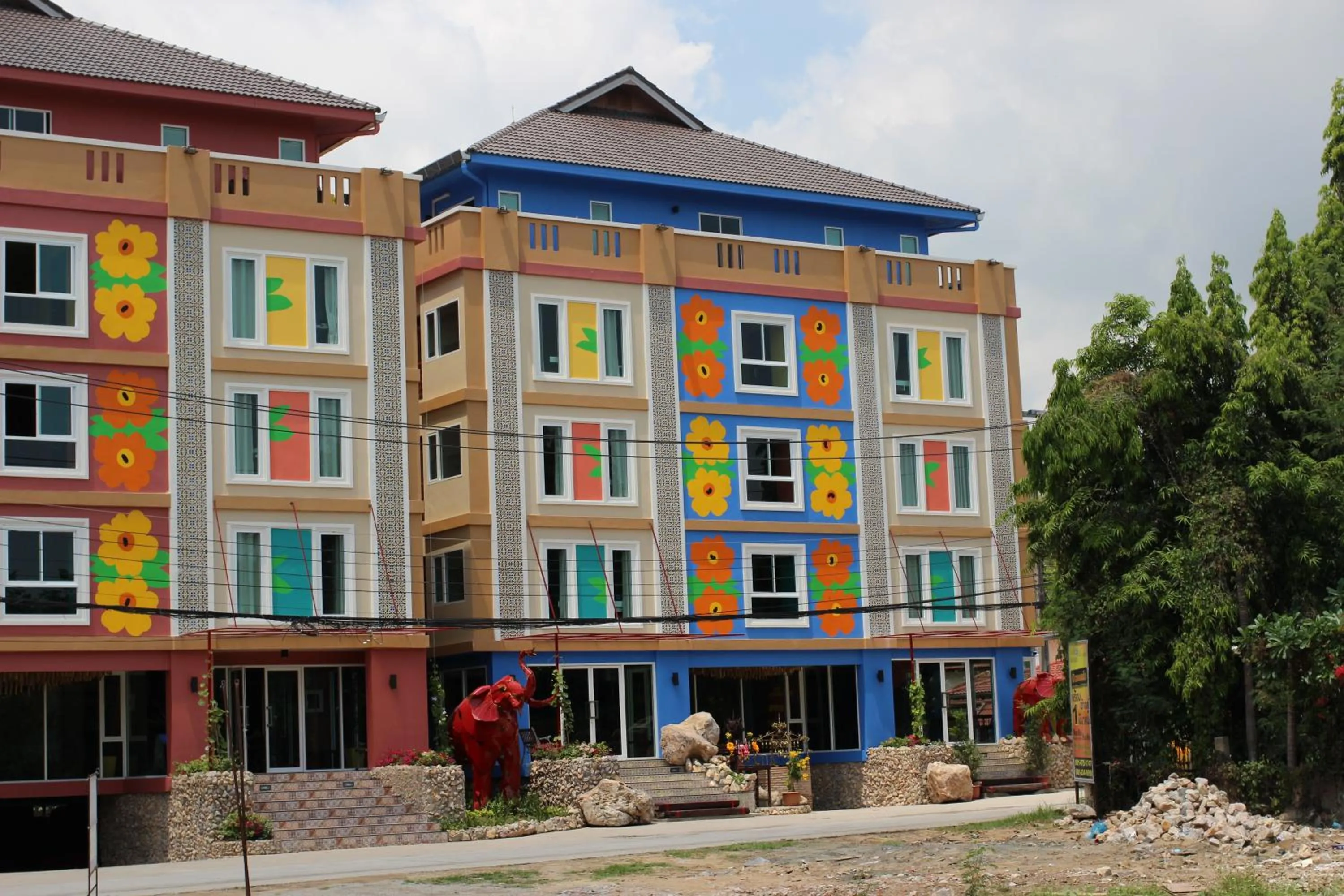 Property building in Non Nid Non Noi Design Residence