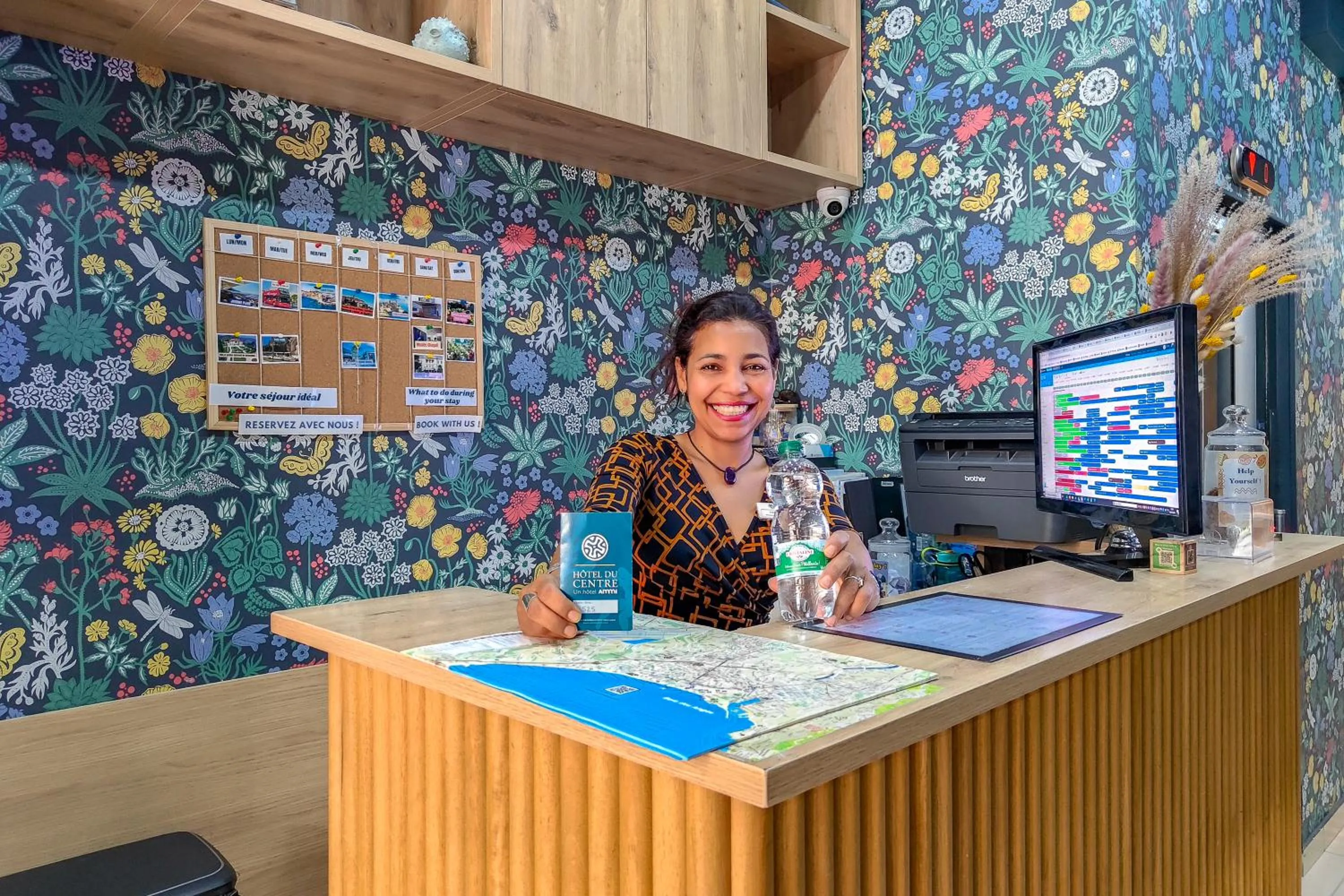 Lobby or reception in Hôtel Du Centre, un hôtel AMMI
