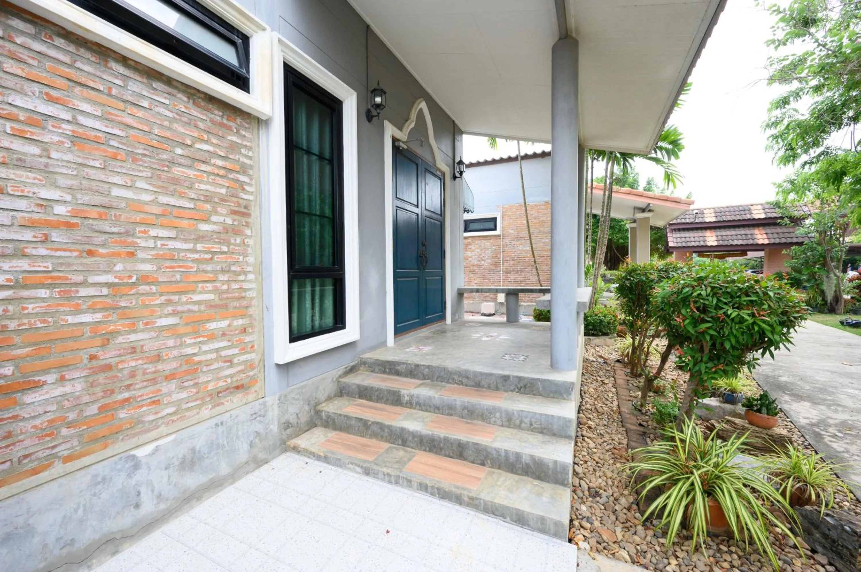 Property building in Busaya Resort & Cuisine