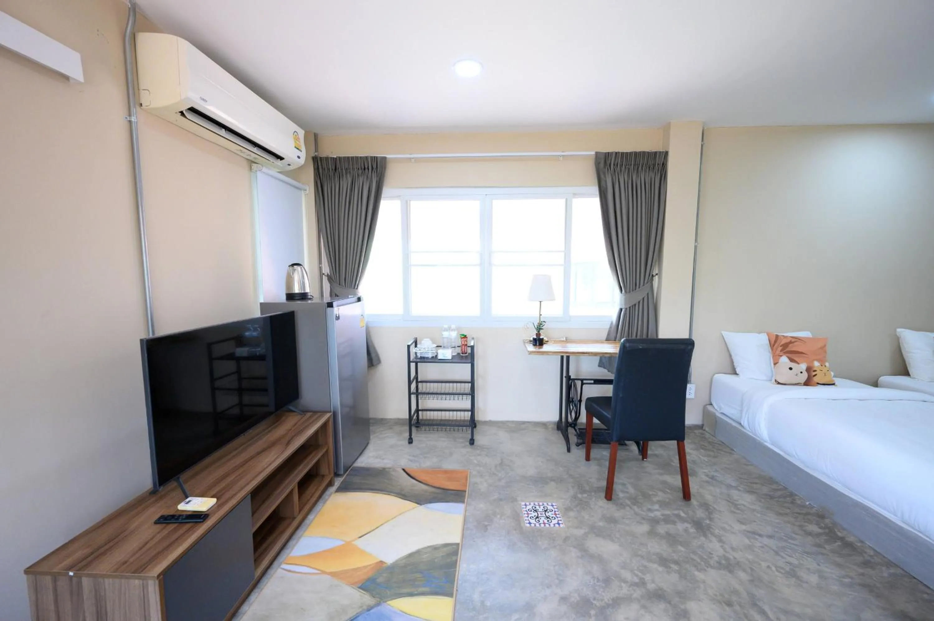 Photo of the whole room, Bed in Busaya Resort & Cuisine