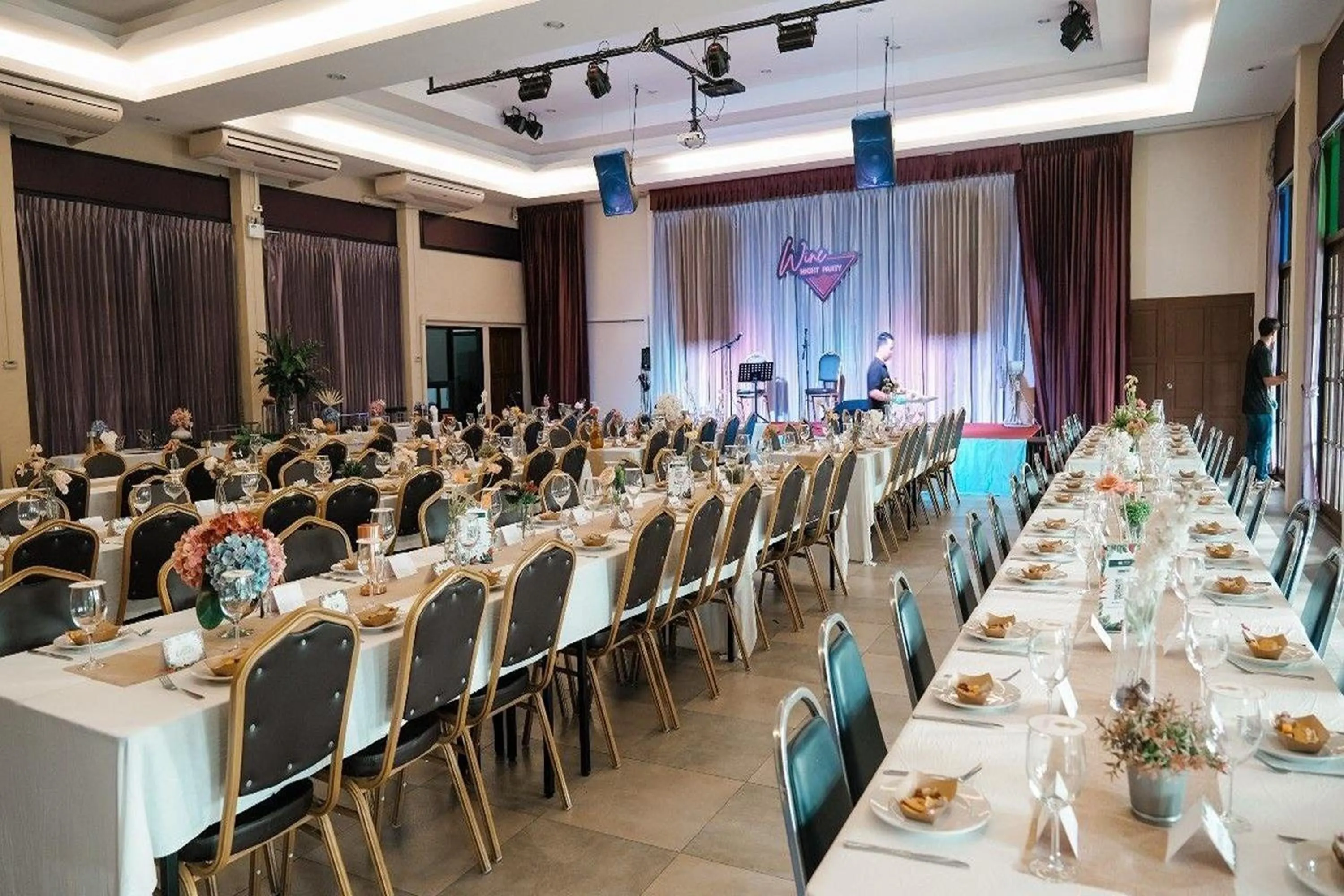 Banquet/Function facilities in Busaya Resort & Cuisine