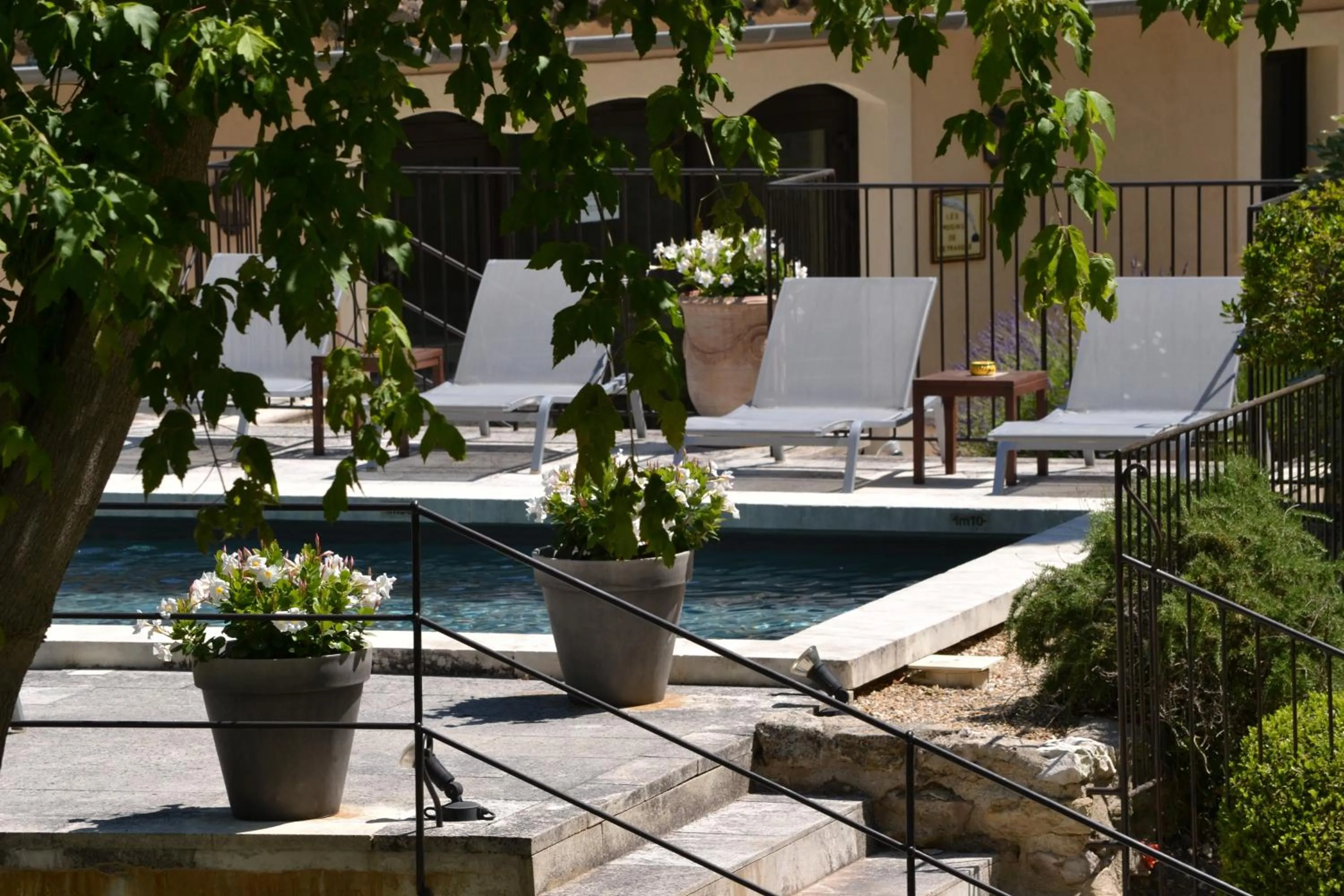 Swimming pool in Hotel du Poète