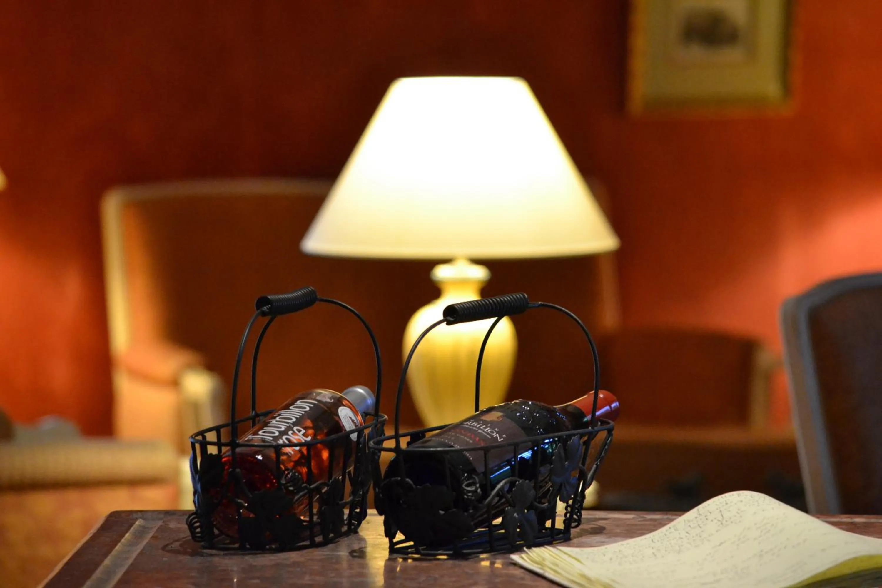 Decorative detail in Hotel du Poète