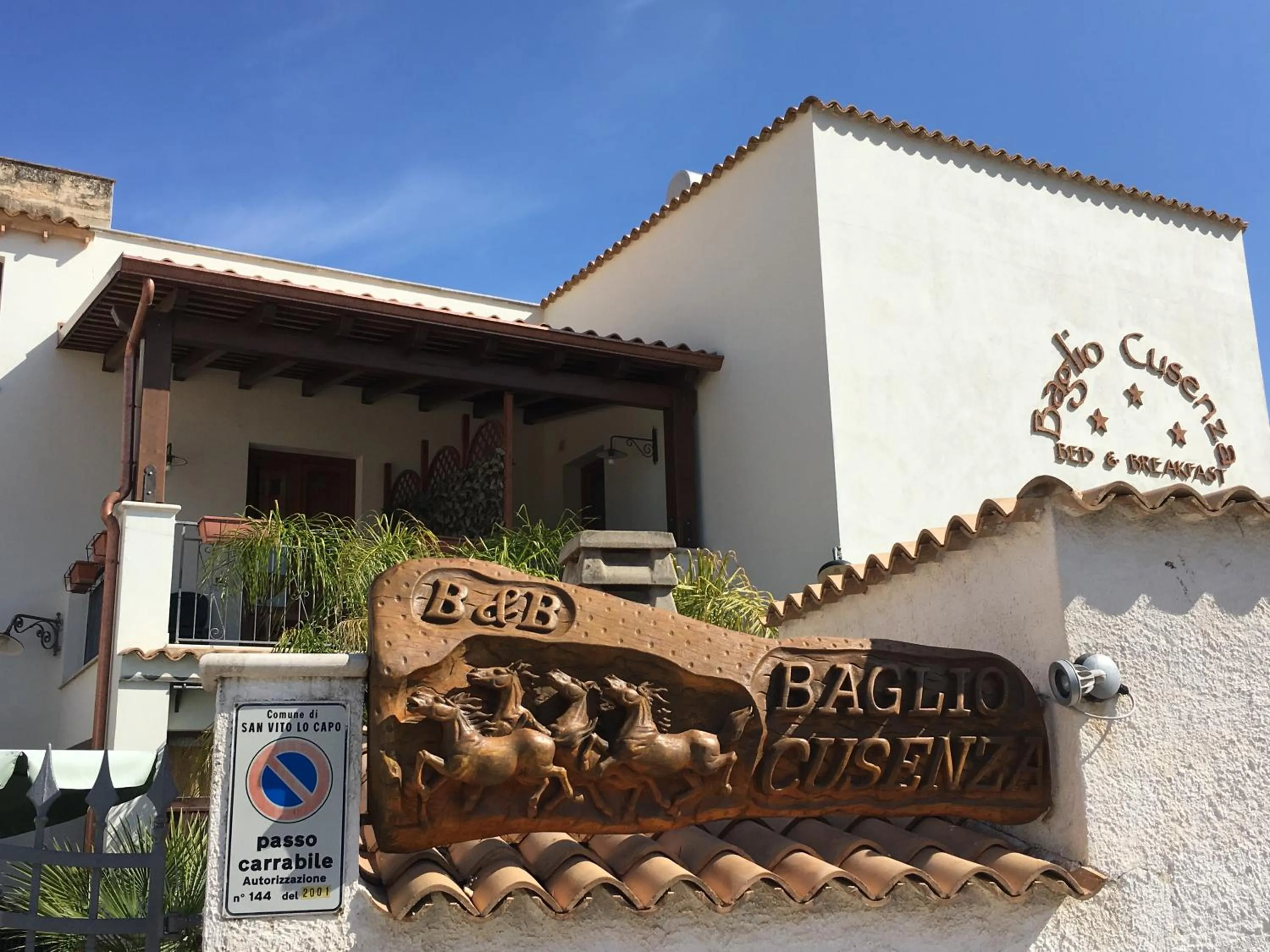 Facade/entrance in Baglio Cusenza Rooms