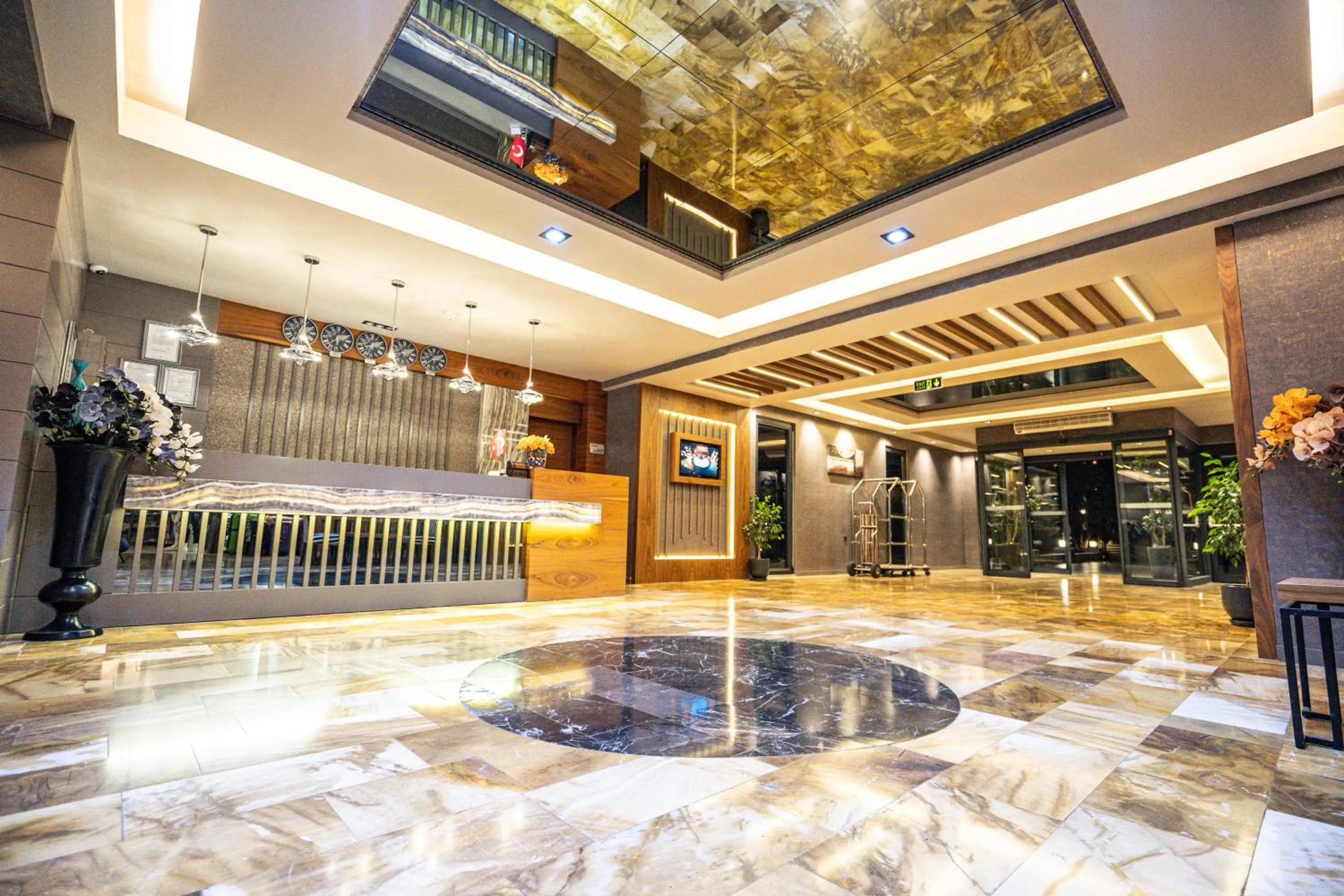 Lobby or reception in Hierapark Thermal & SPA Hotel