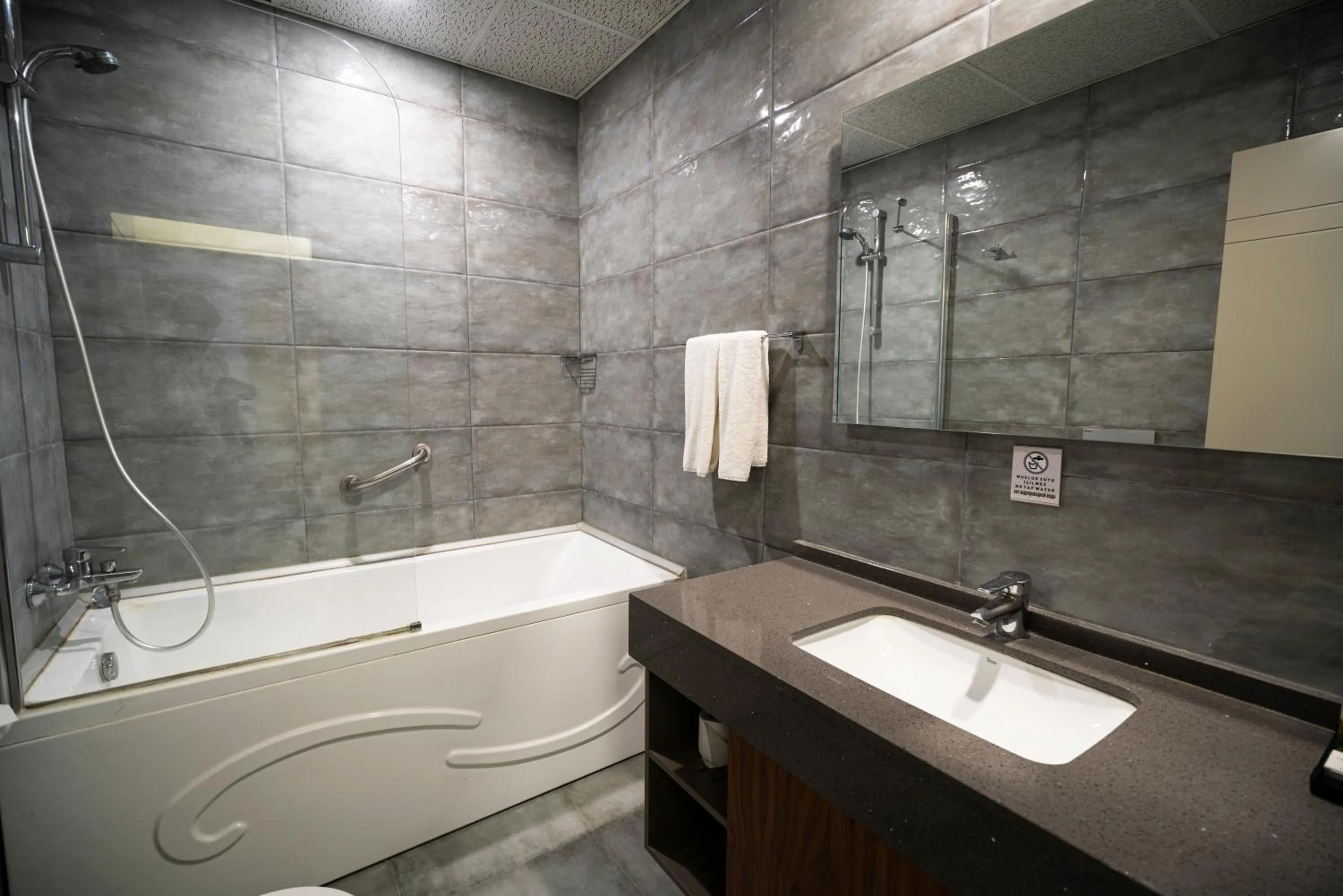 Bathroom in Hierapark Thermal & SPA Hotel