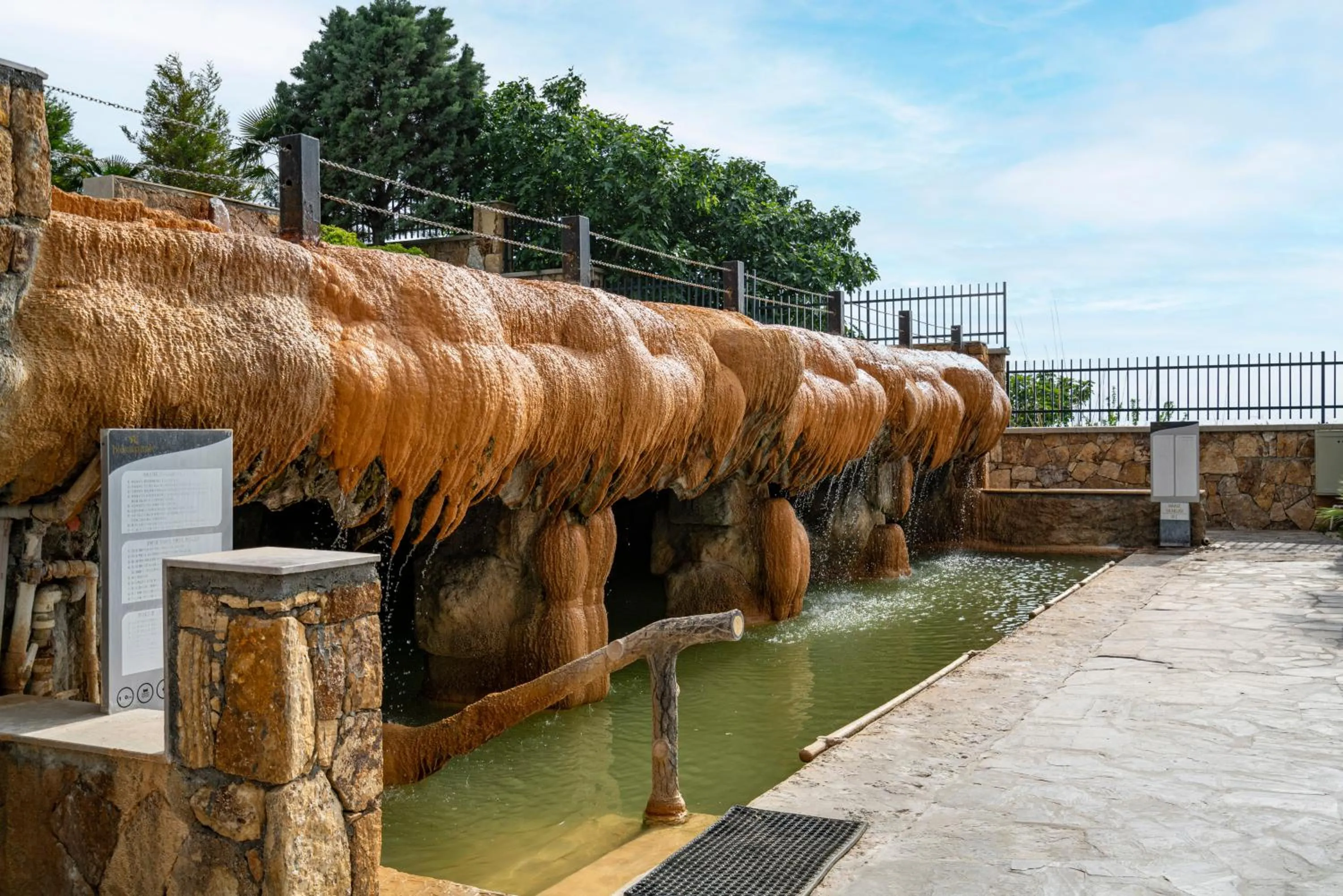 Swimming pool in Hierapark Thermal & SPA Hotel