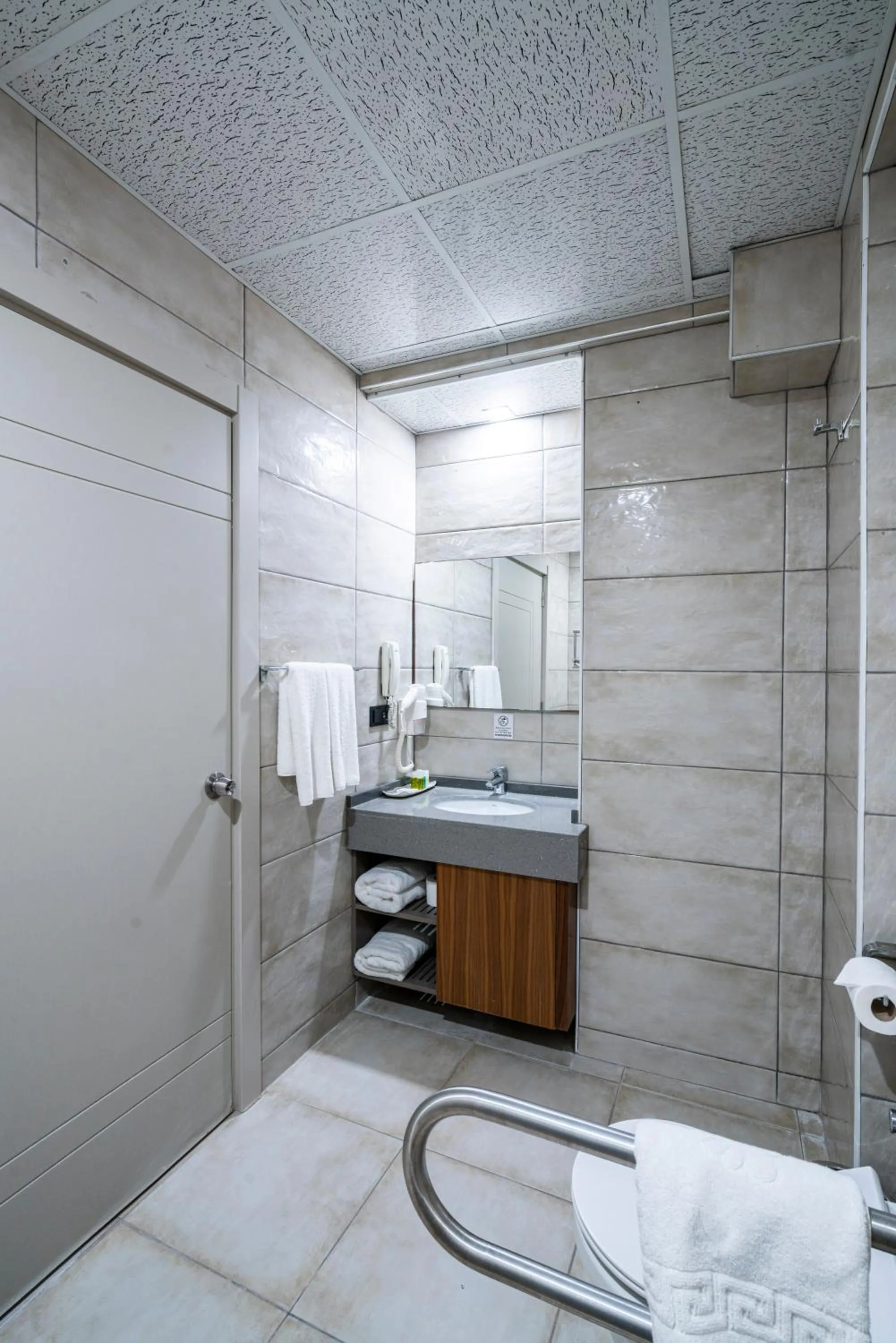 Bathroom in Hierapark Thermal & SPA Hotel