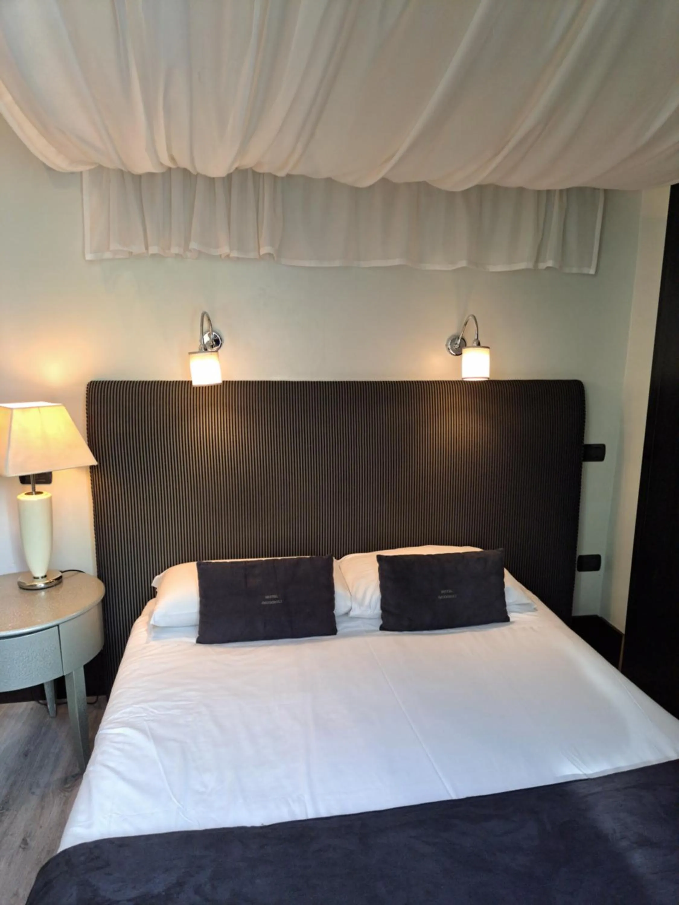 Bed in Hotel Giuggioli