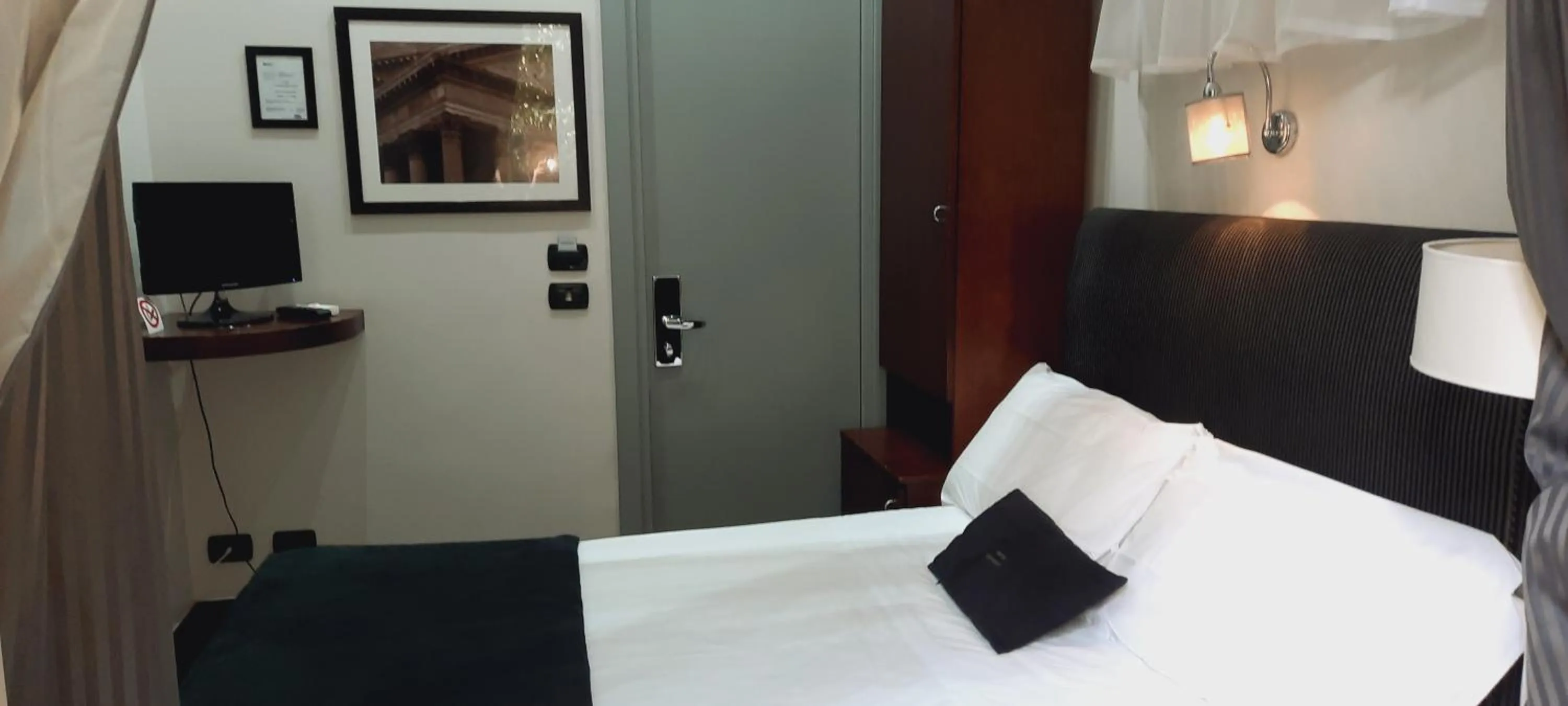 Bed in Hotel Giuggioli