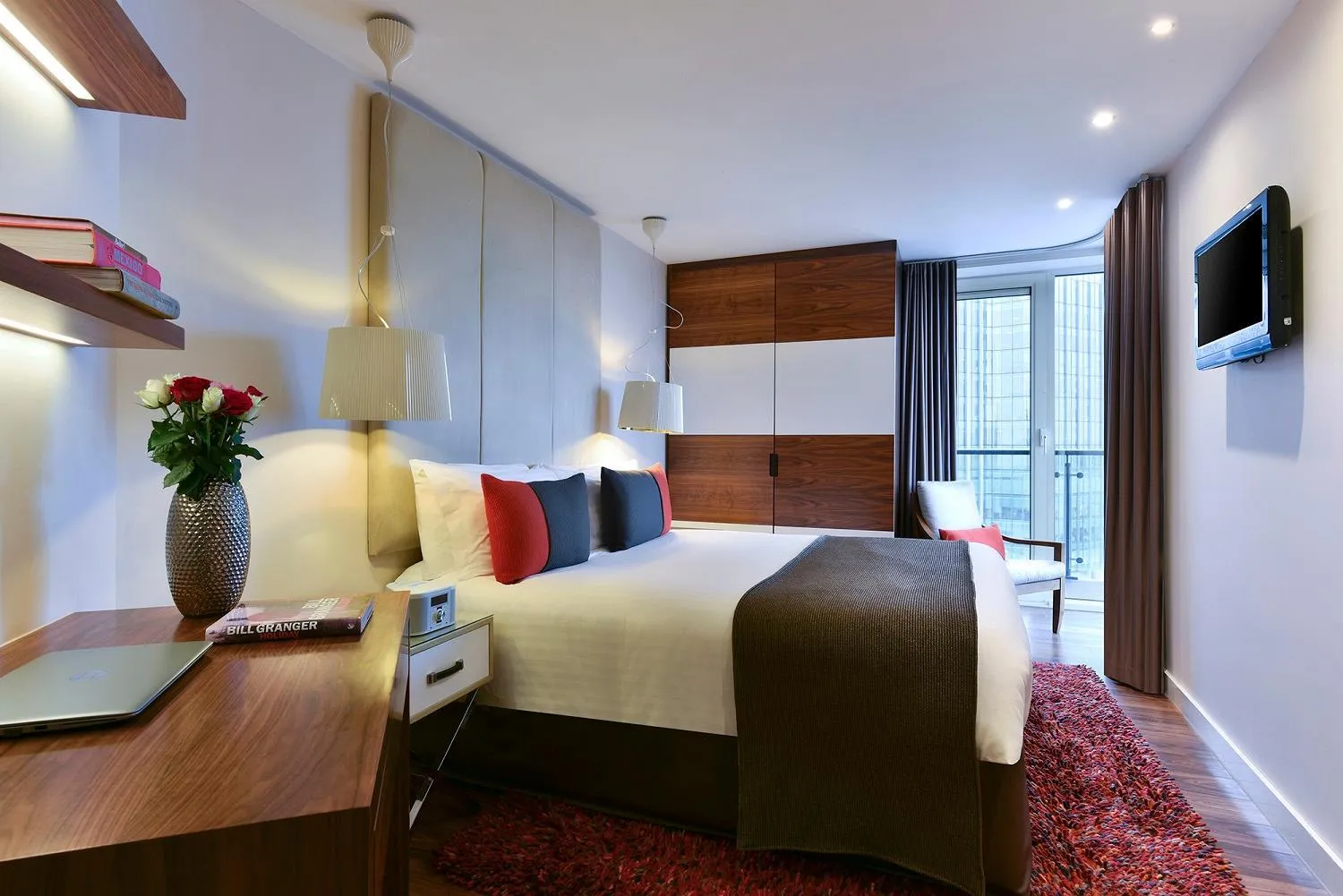 Bedroom, Bed in Fraser Place Canary Wharf