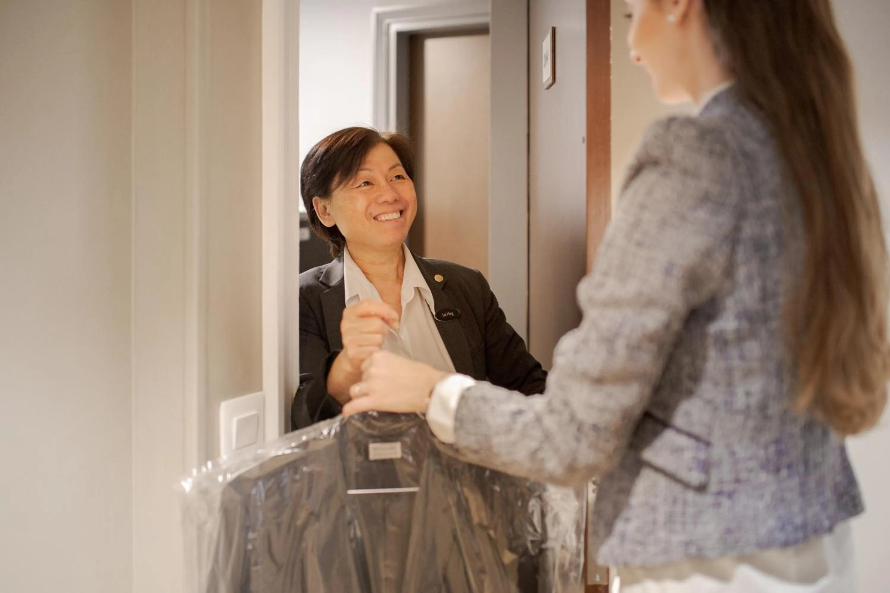 People in Fraser Suites Paris La Défense