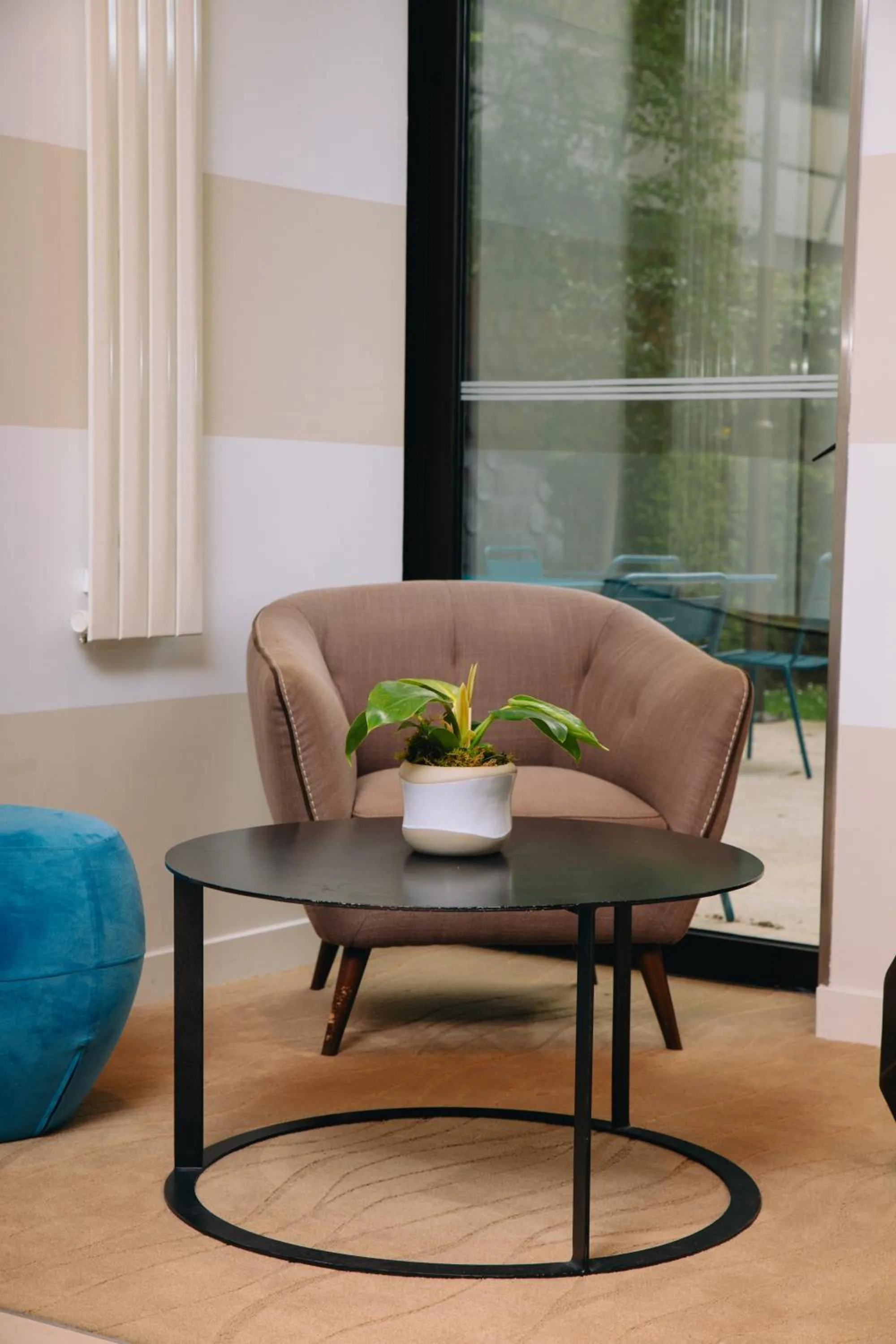 Seating area in Fraser Suites Paris La Défense