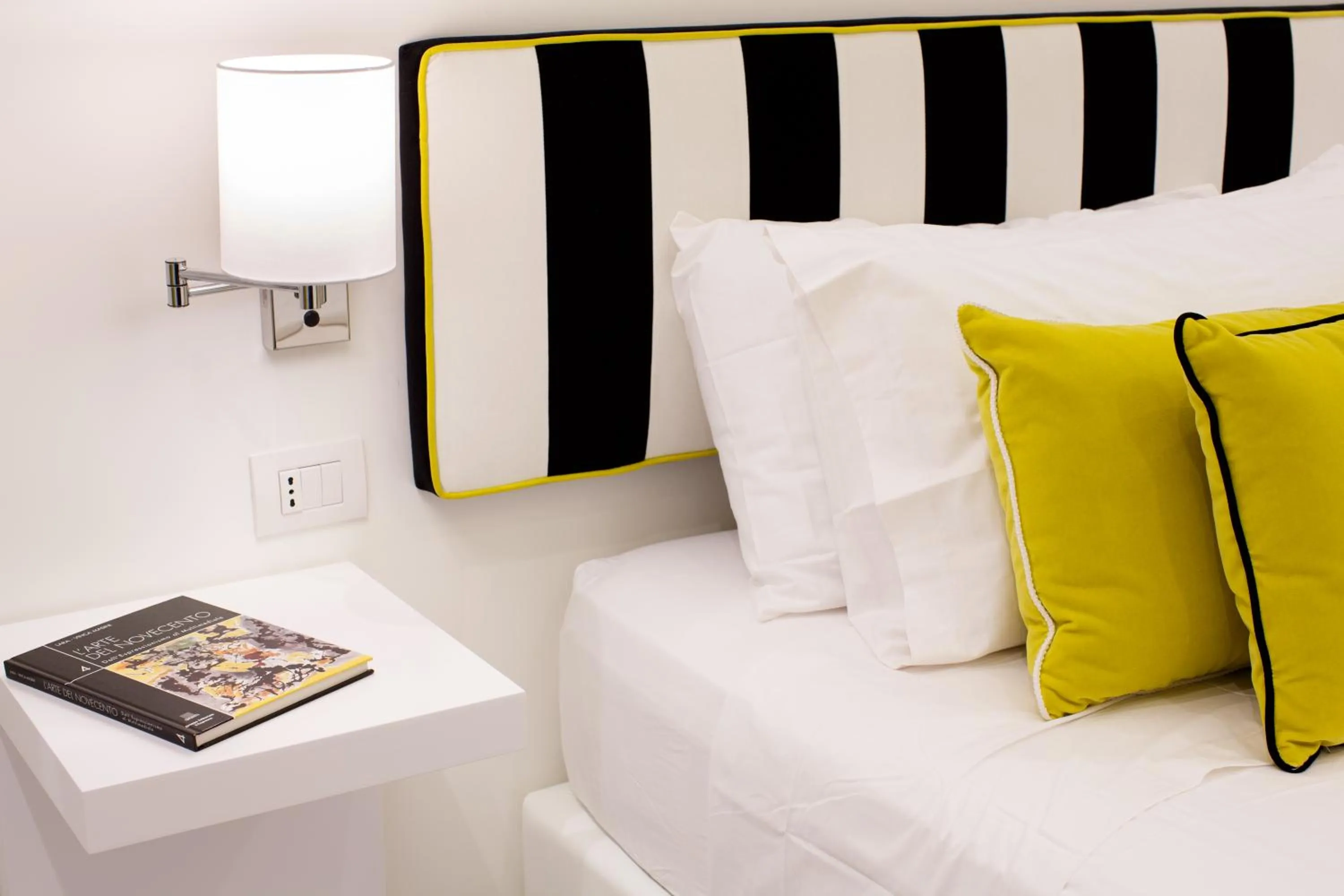 Decorative detail, Bed in NAP Luxury Guest House Bovio