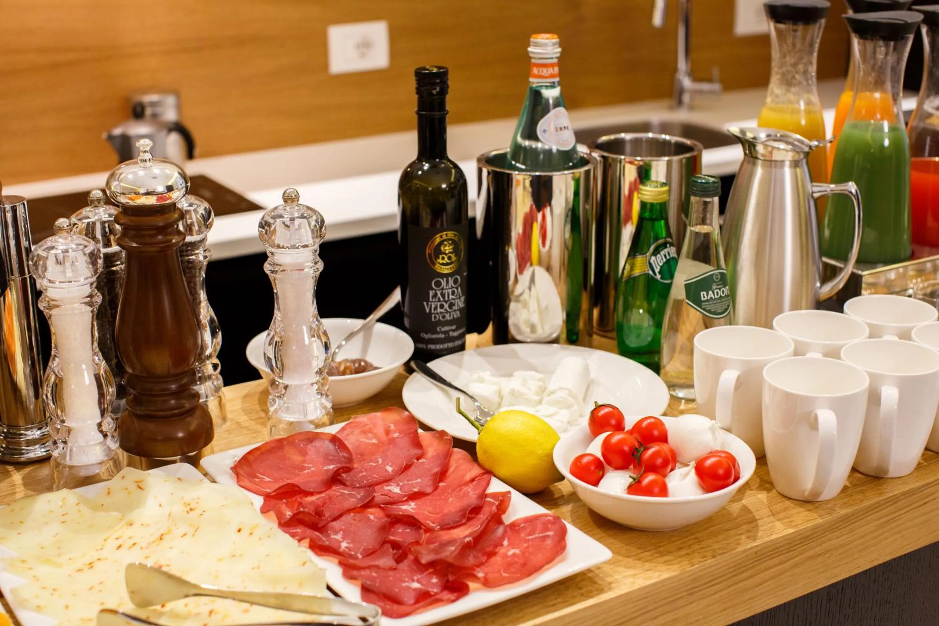 Food and drinks in NAP Luxury Guest House Bovio