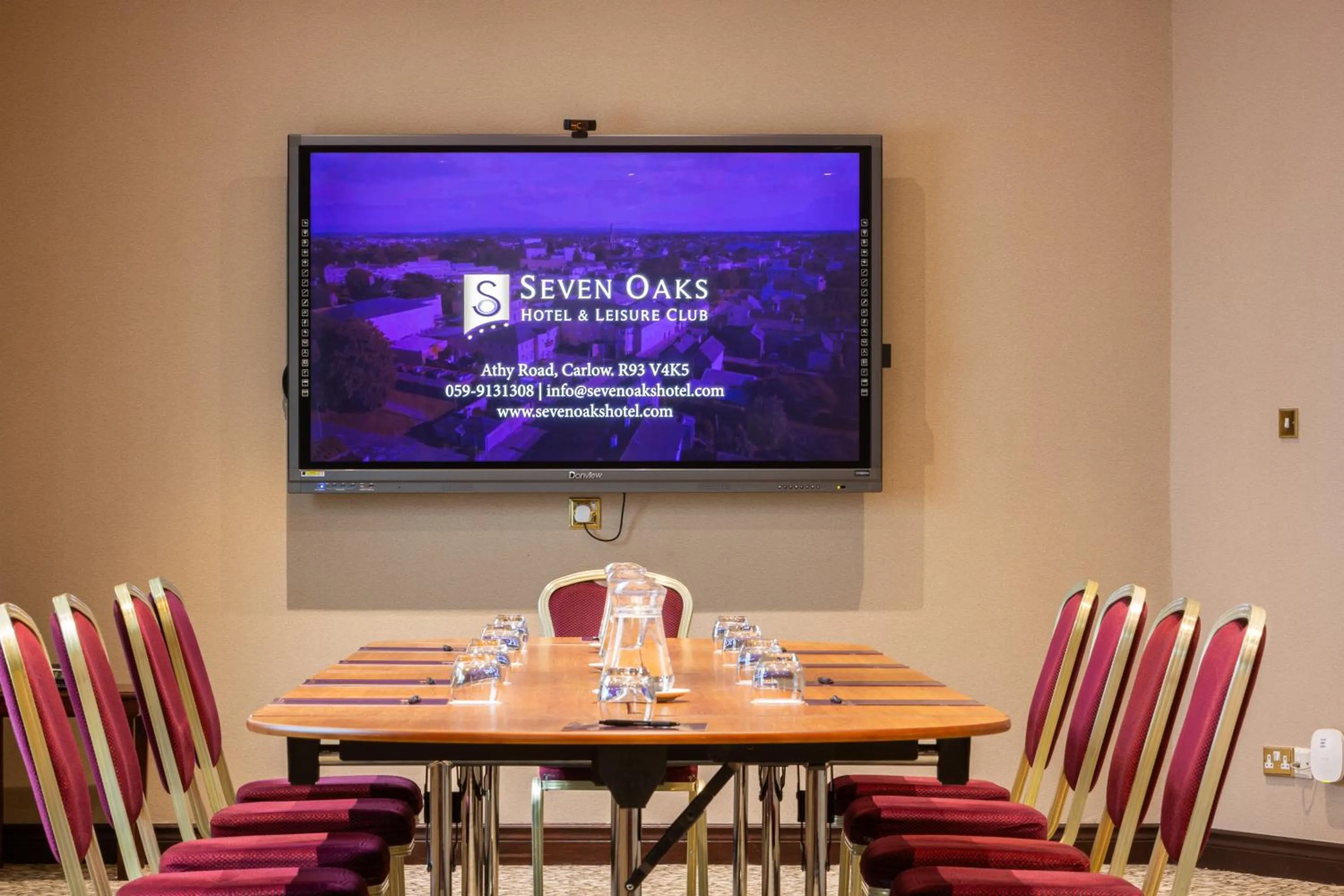 Property building in Seven Oaks Hotel