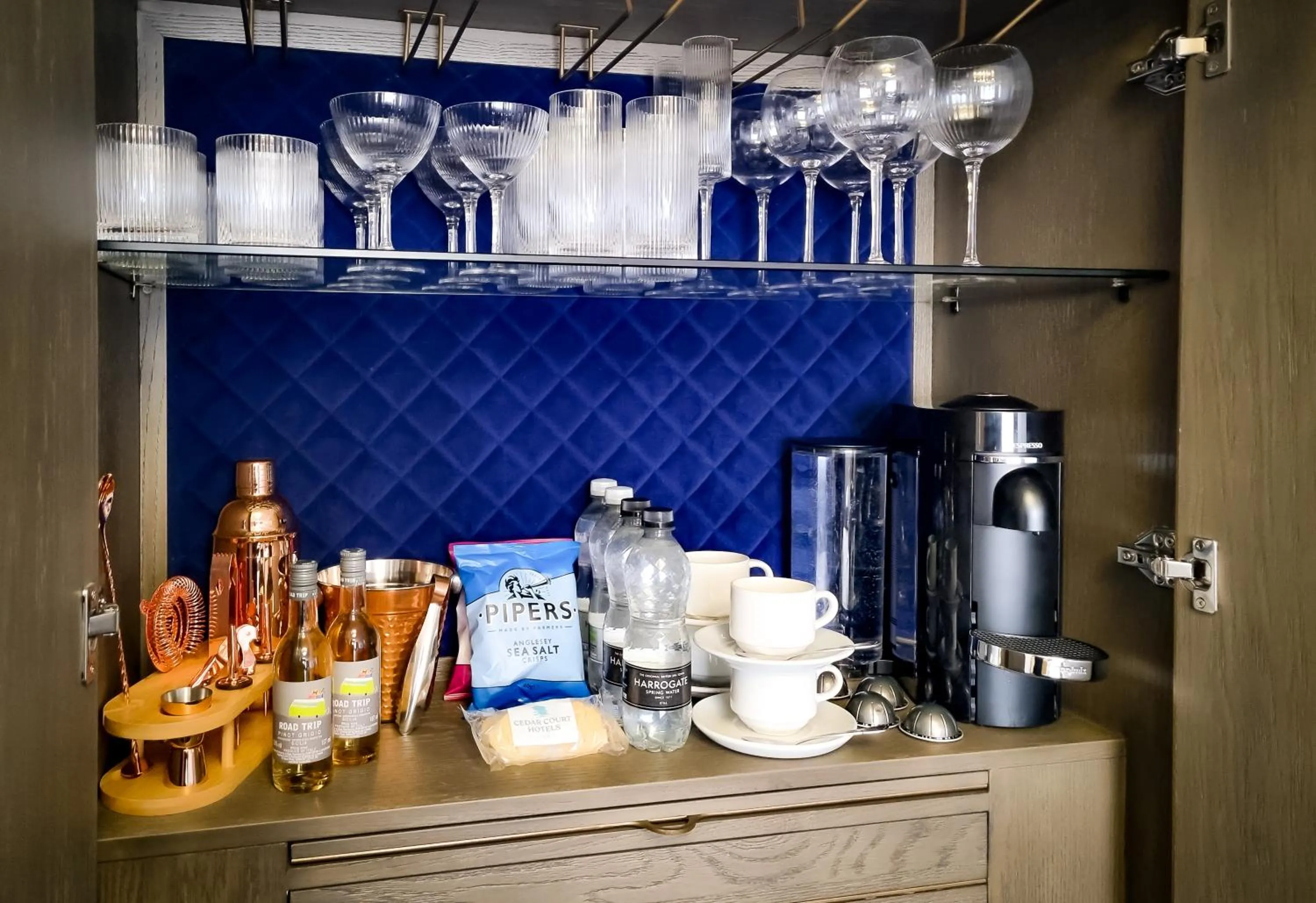 Coffee/tea facilities in Cedar Court Hotel Huddersfield