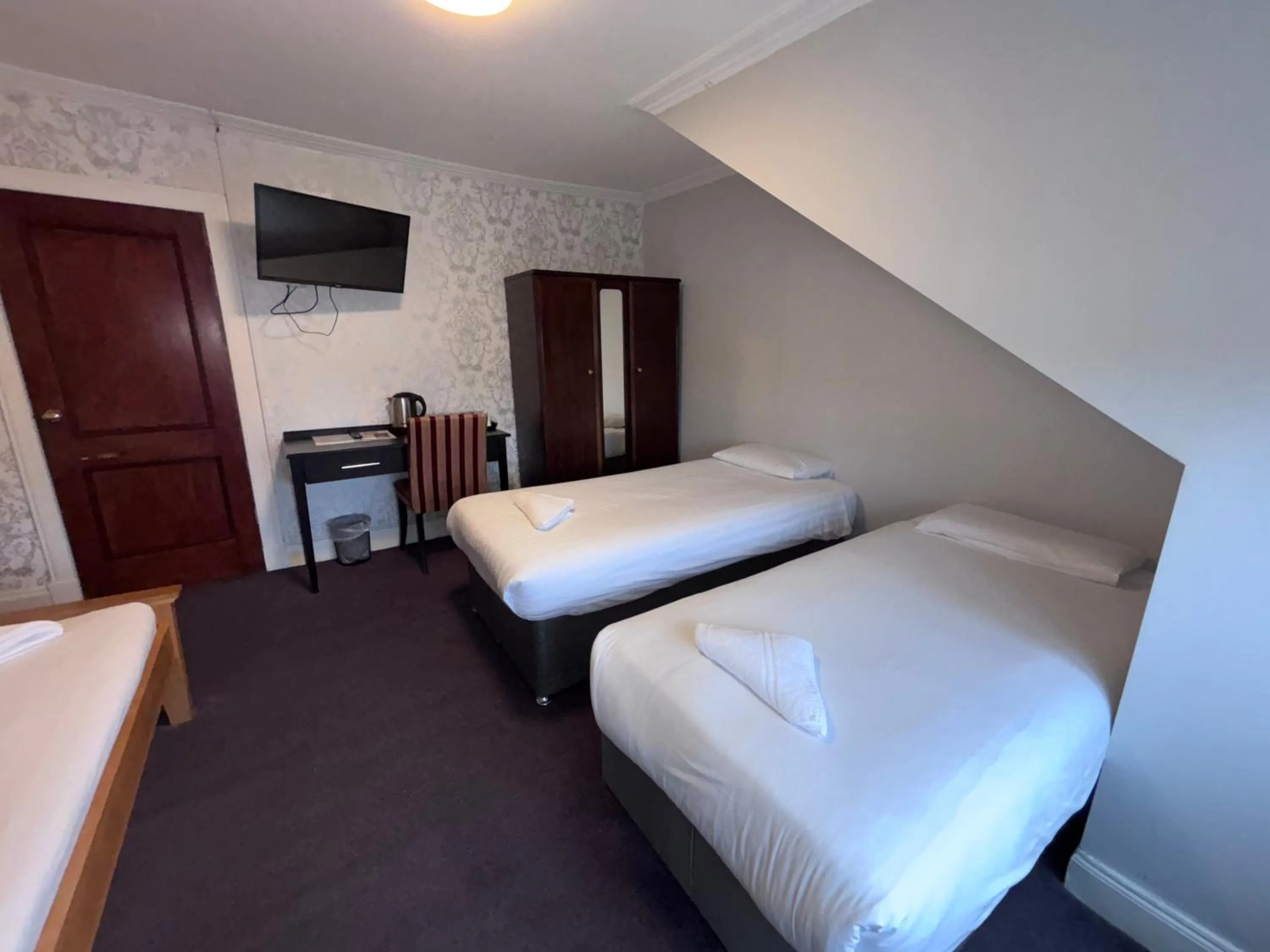 Bedroom, Bed in Park View House